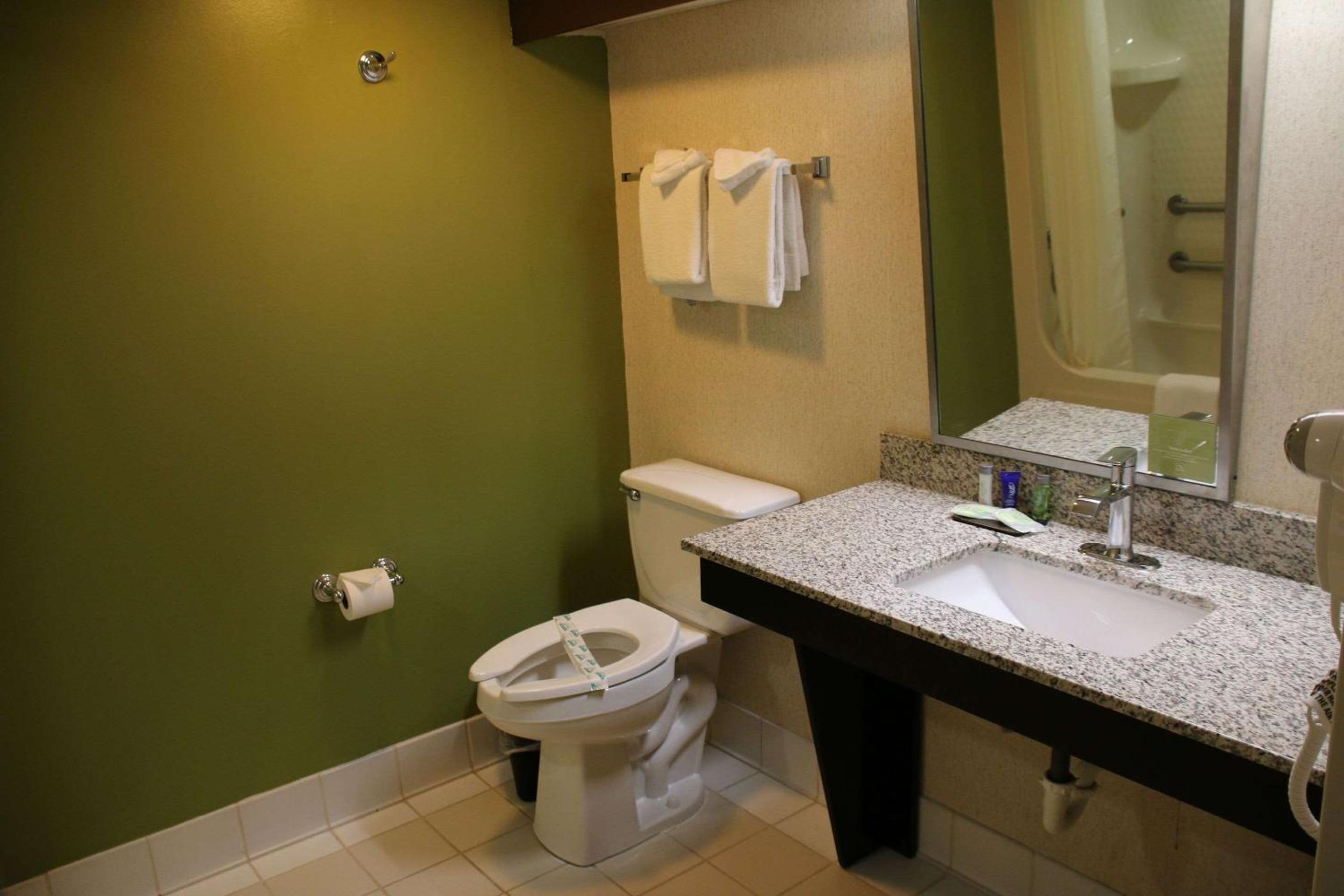 Queen Room - Non-Smoking - Photo 2
