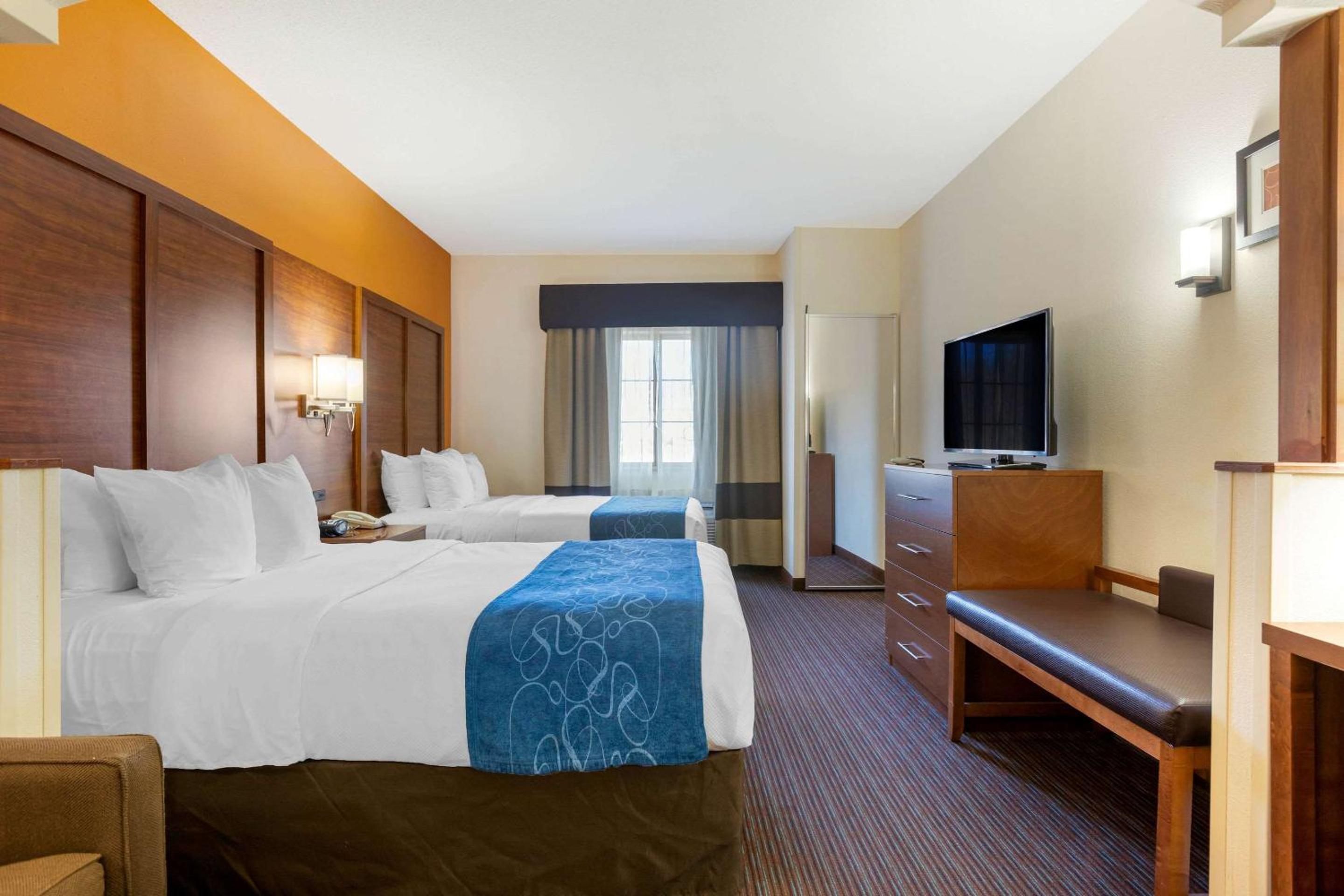 Suite with Two Queen Beds - Accessible/Non-Smoking - Photo 2