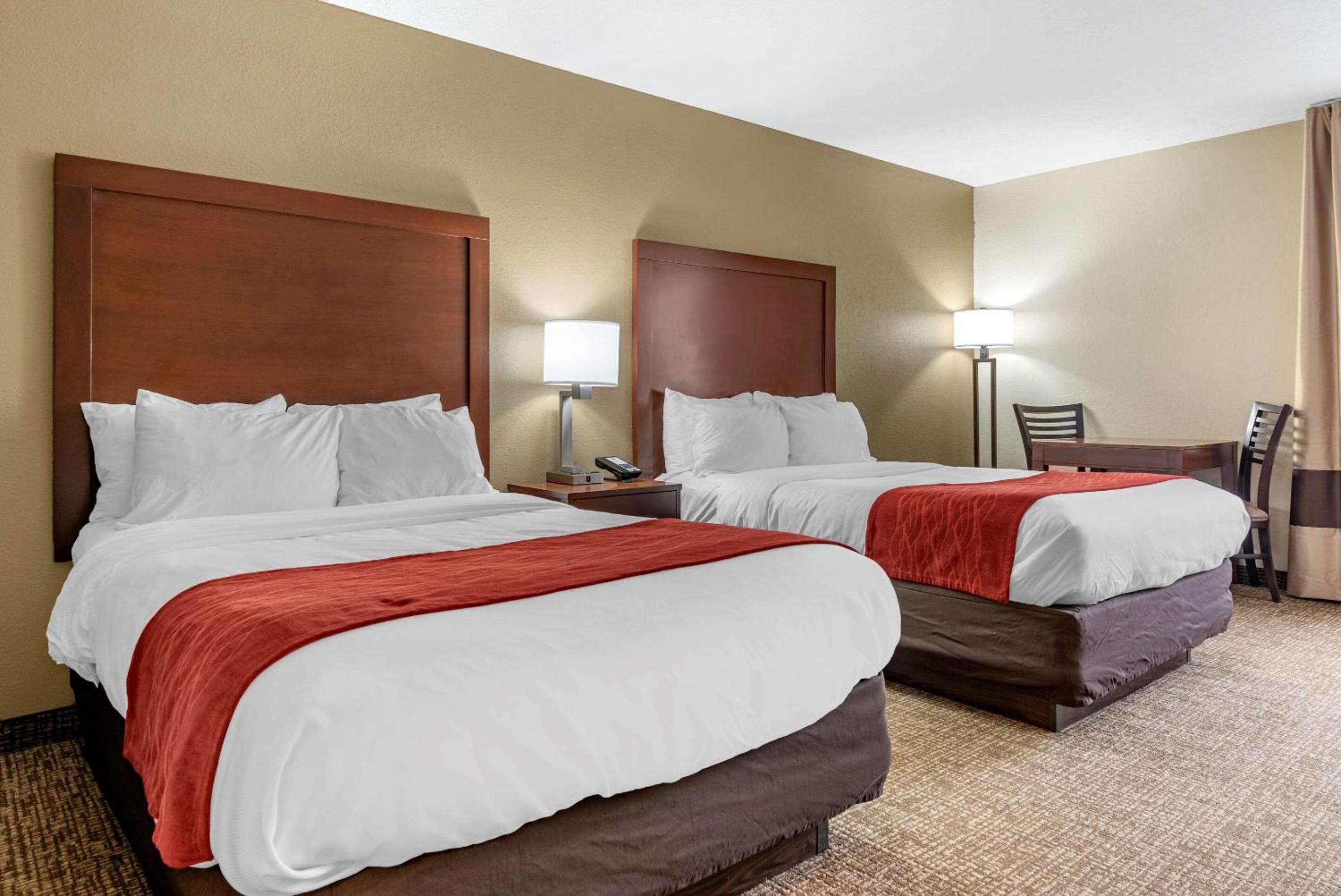 Double Room with Two Double Beds - Non-Smoking - Photo 1