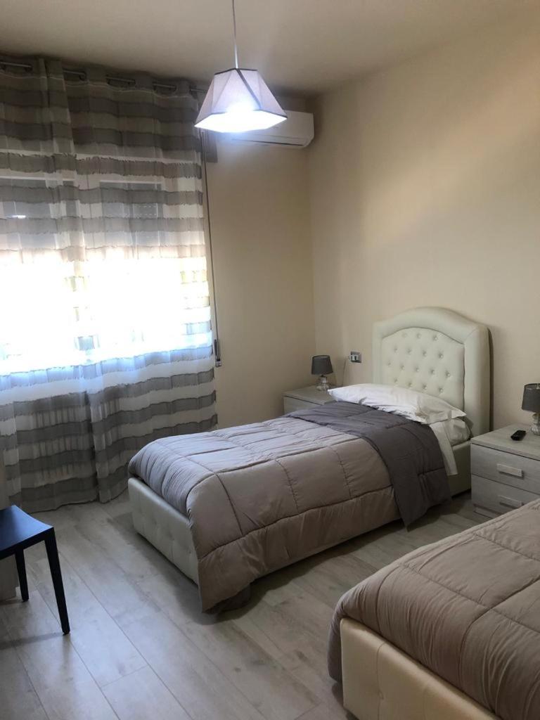 Twin Room with Private Bathroom - Photo 2