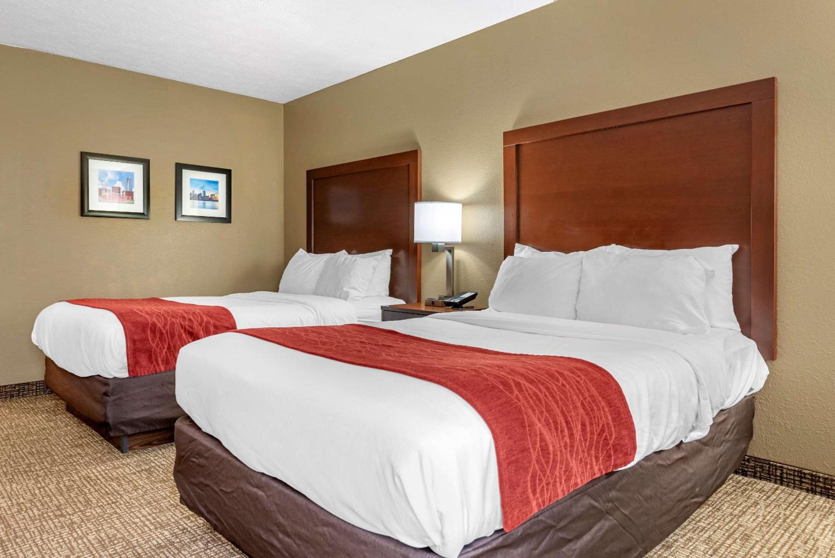 Double Room with Two Double Beds - Non-Smoking - Photo 4