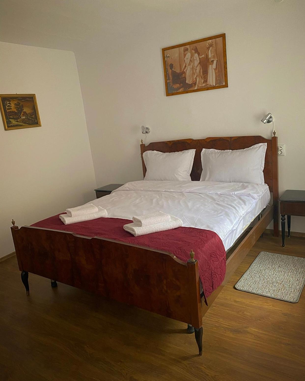 Deluxe Room - Photo 16