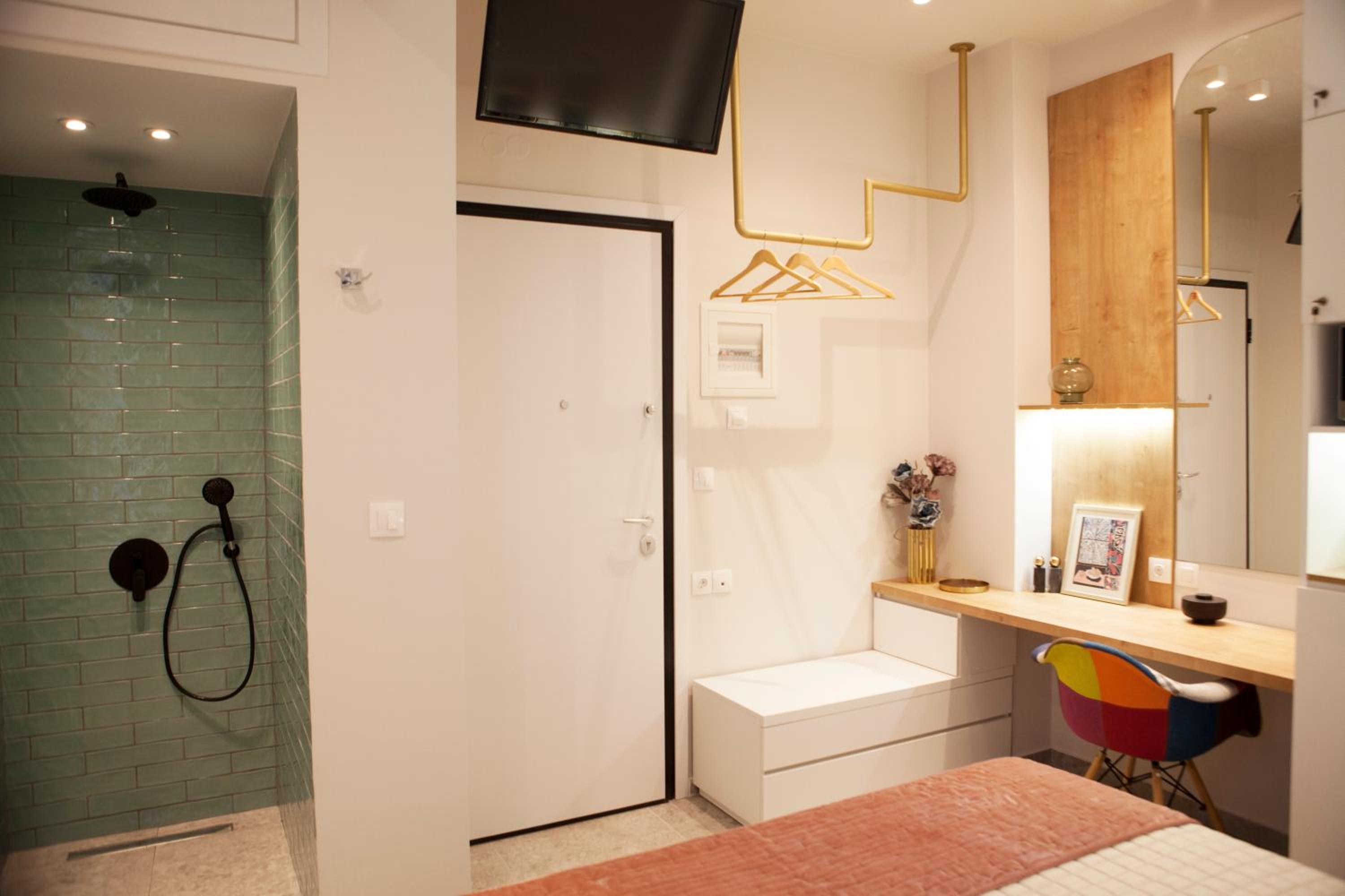 One-Bedroom Apartment - Photo 21