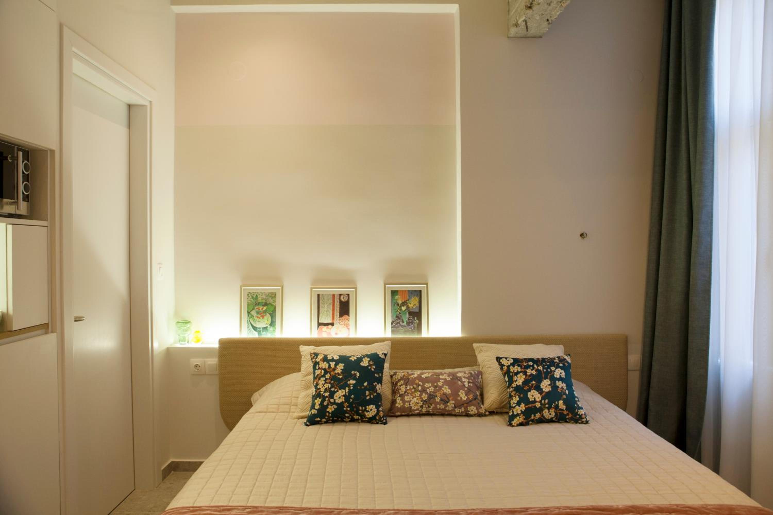 One-Bedroom Apartment - Photo 26