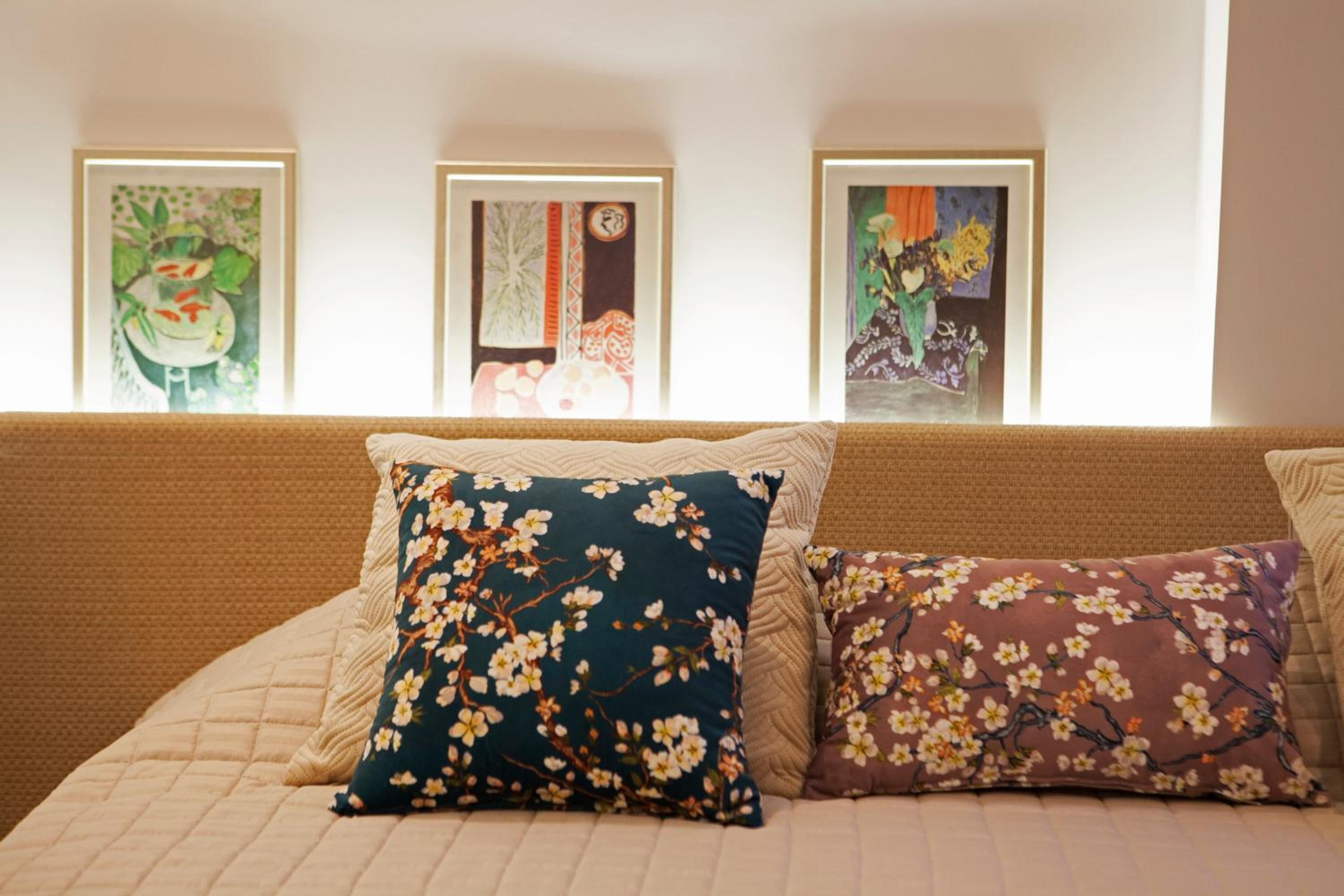 One-Bedroom Apartment - Photo 6