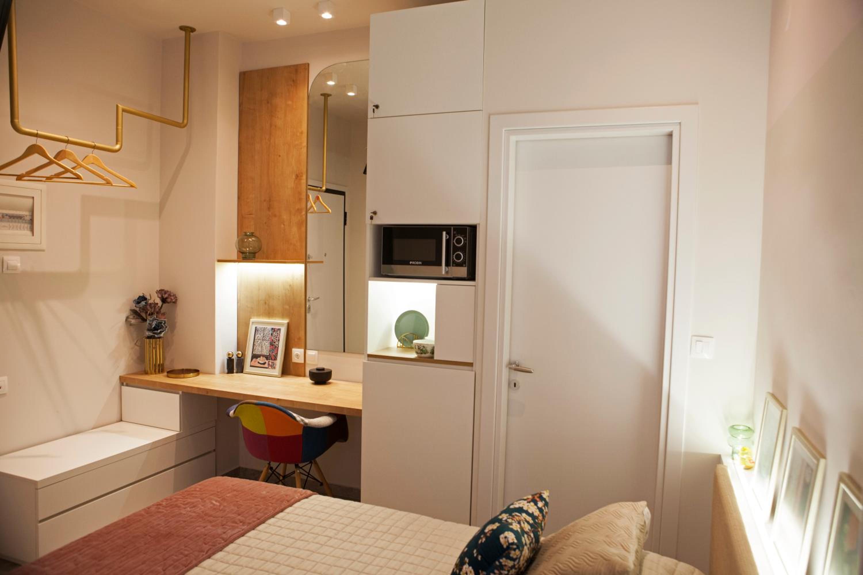 One-Bedroom Apartment - Photo 13