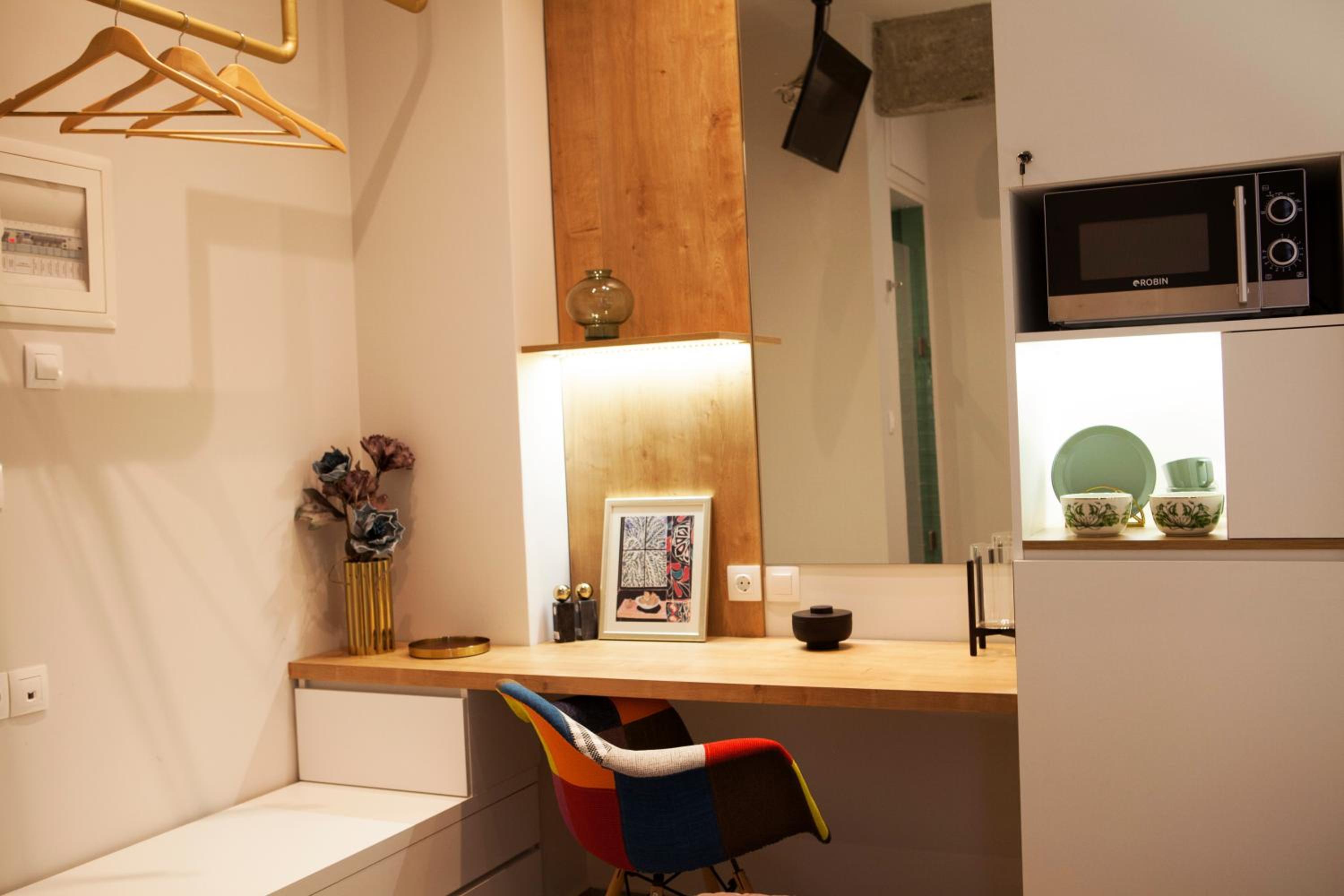 One-Bedroom Apartment - Photo 14