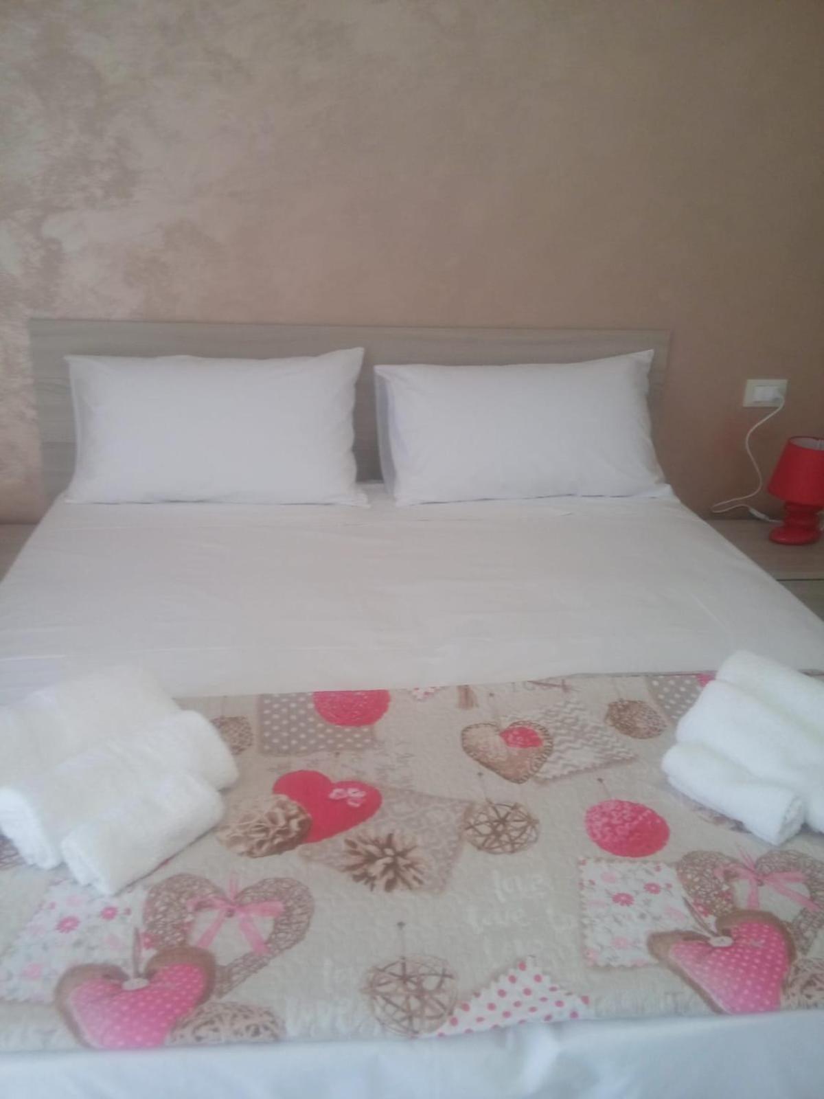 Double Room with Balcony - Photo 6