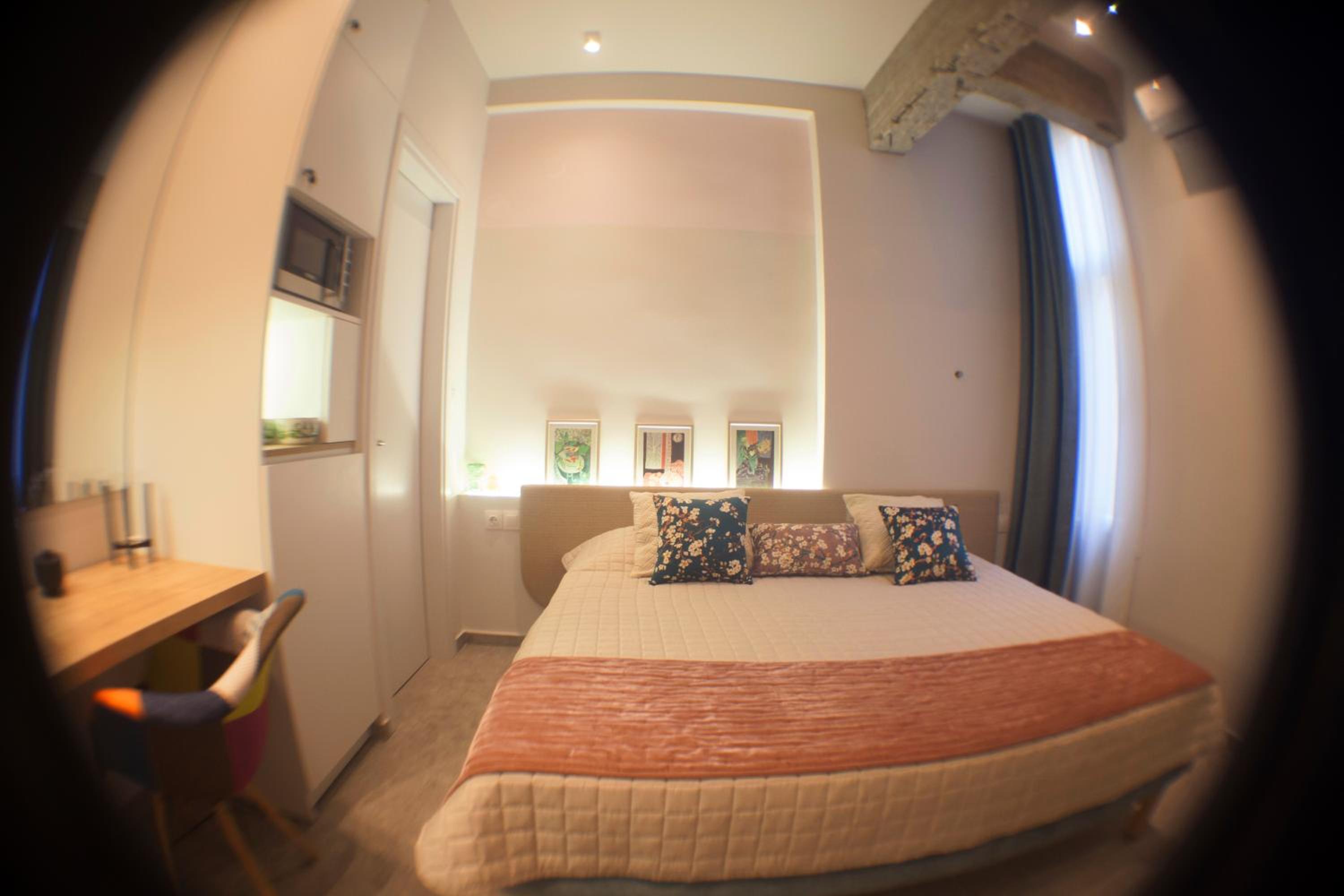 One-Bedroom Apartment - Photo 18
