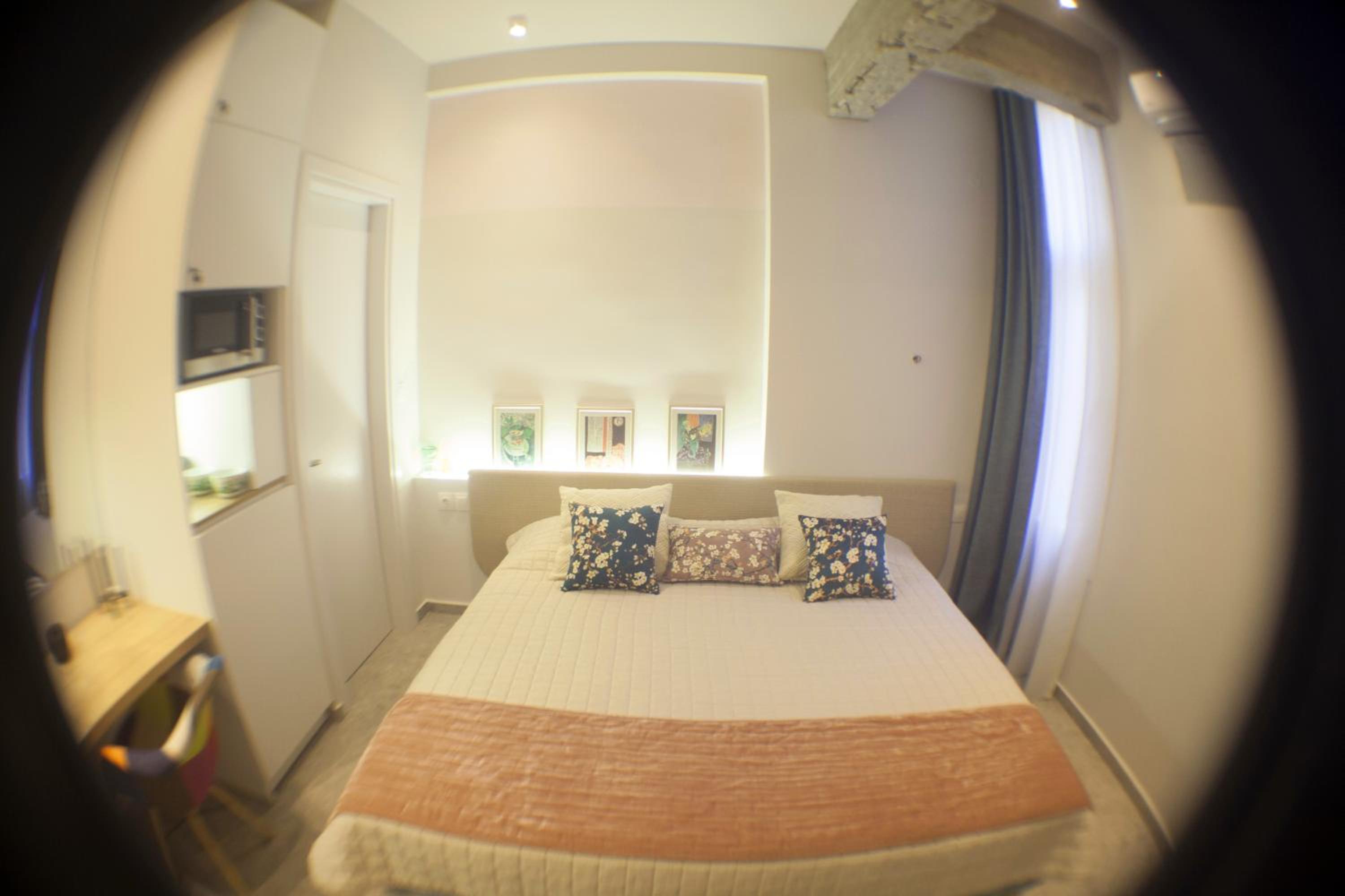 One-Bedroom Apartment - Photo 19