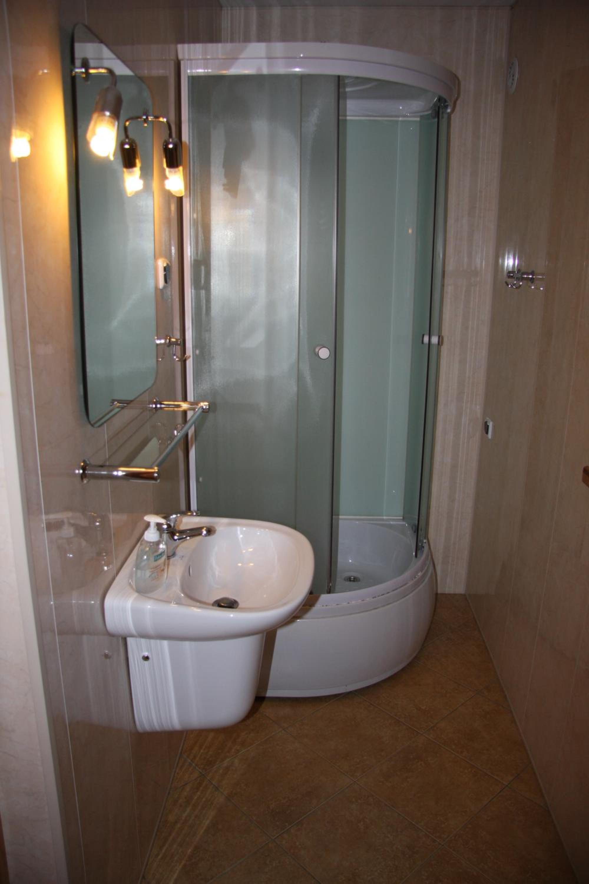 Twin Room - Photo 6