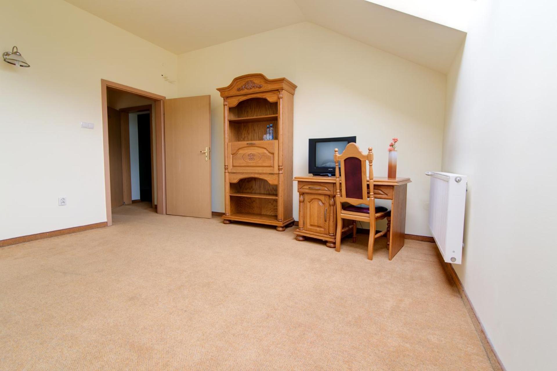 Apartment - Photo 4