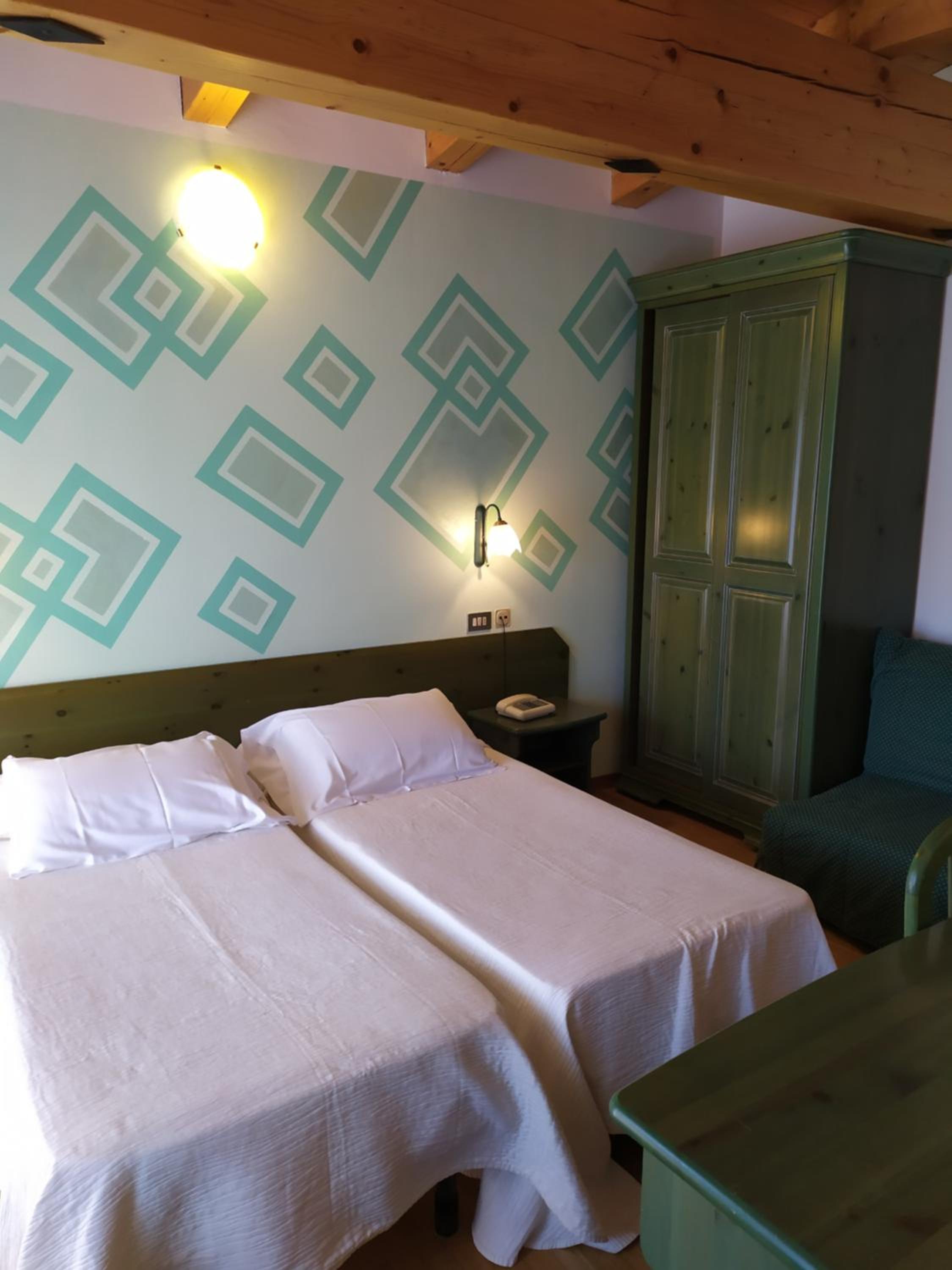 Double or Twin Room - Photo 3