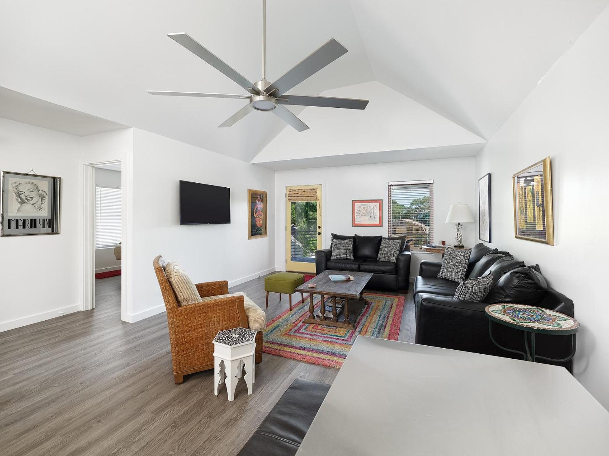 Apartment photo 1