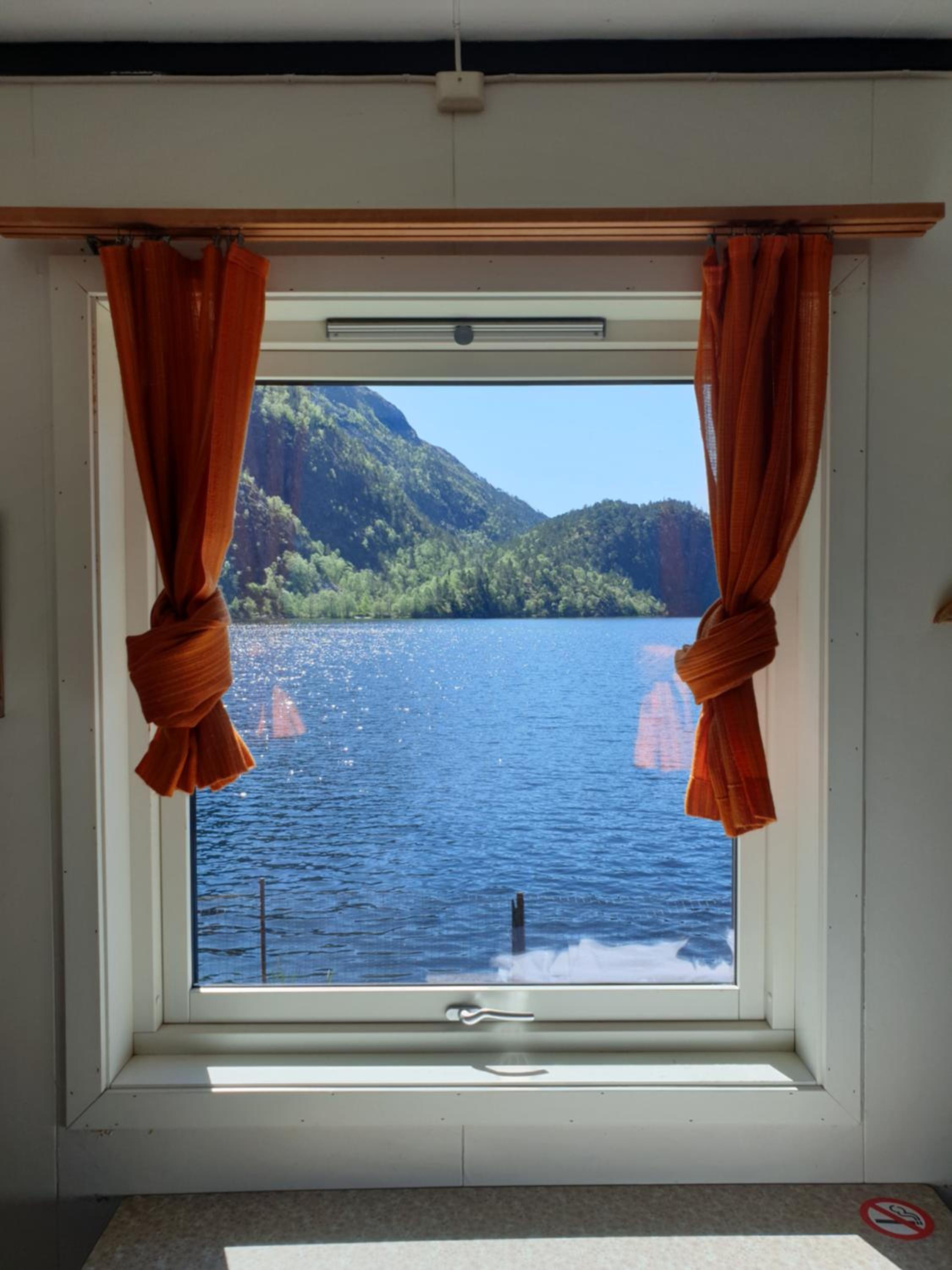 Quadruple Room with Lake View - Photo 3