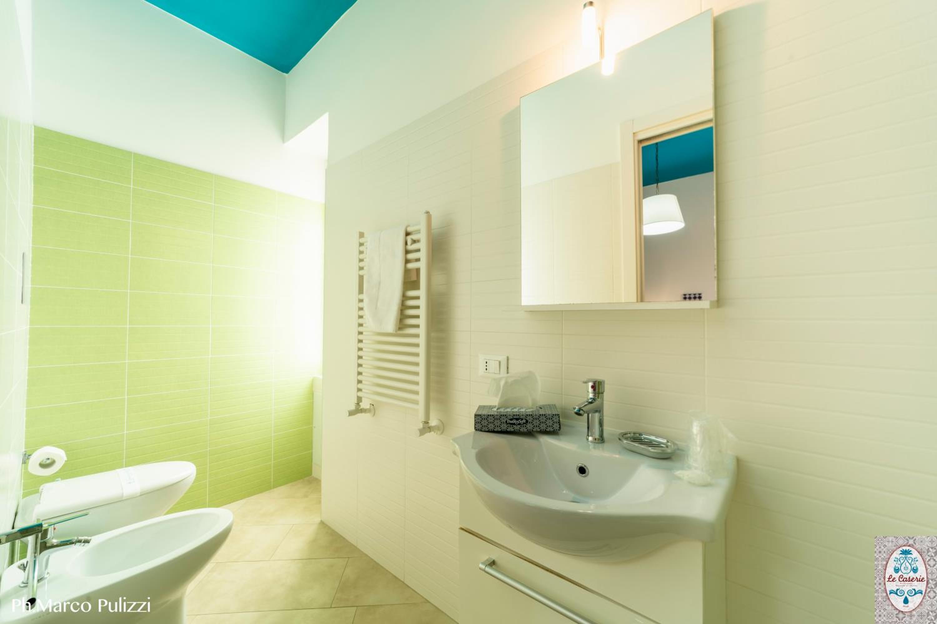 Standard Double Room - Photo 13