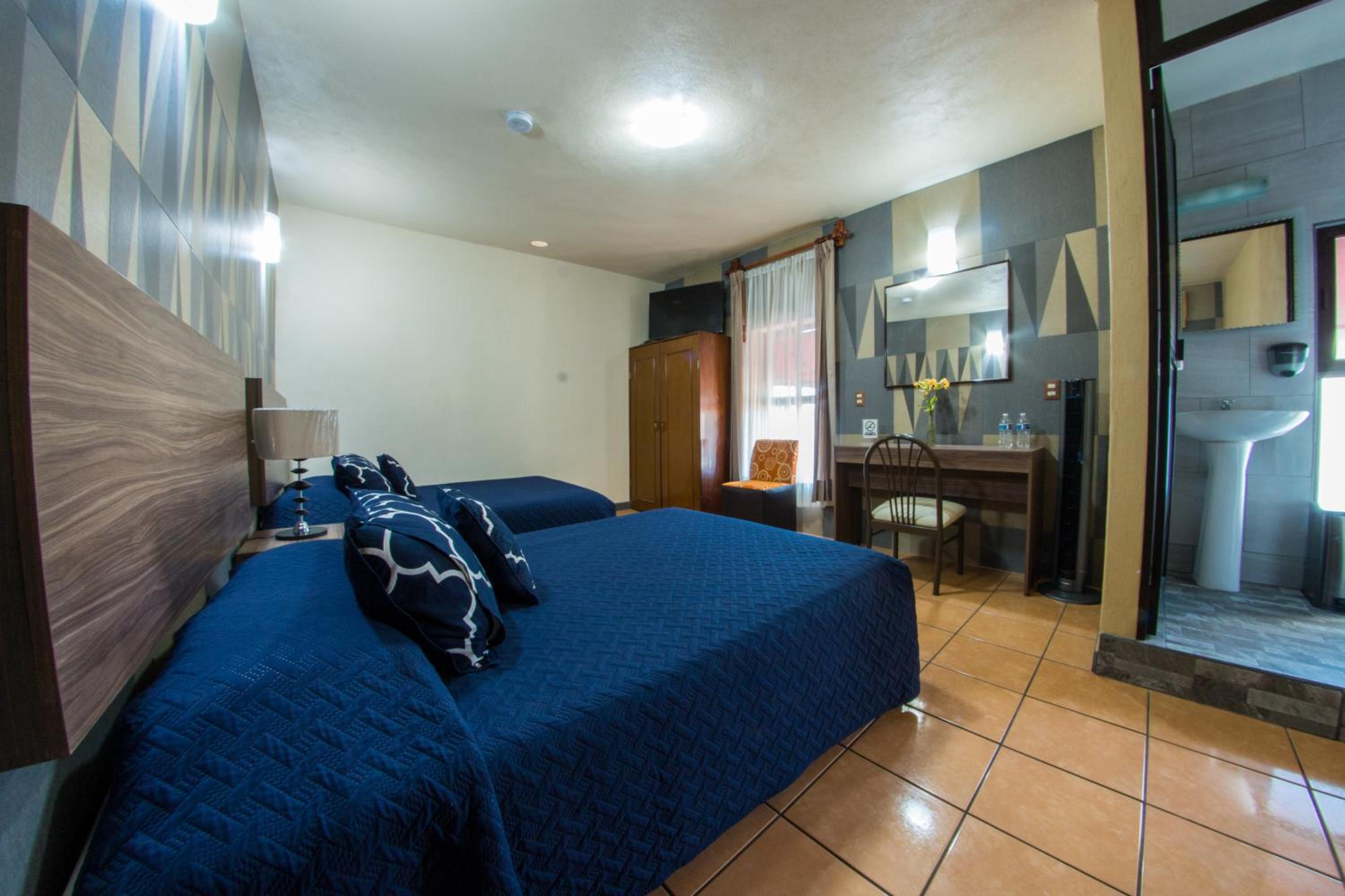 Twin Room - Photo 7