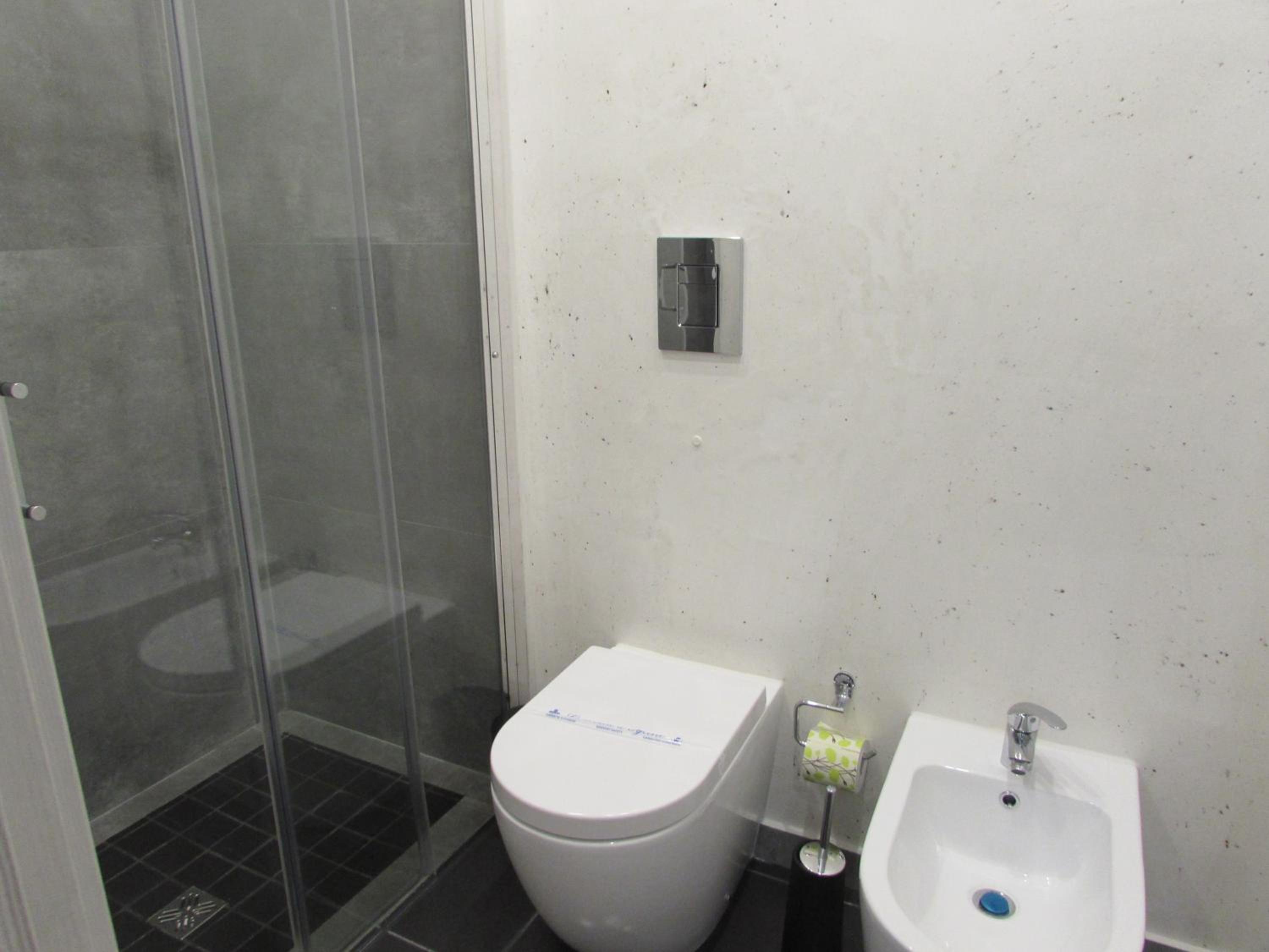 Double Room - Photo 8