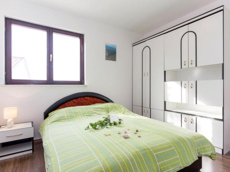Three-Bedroom Apartment photo 1