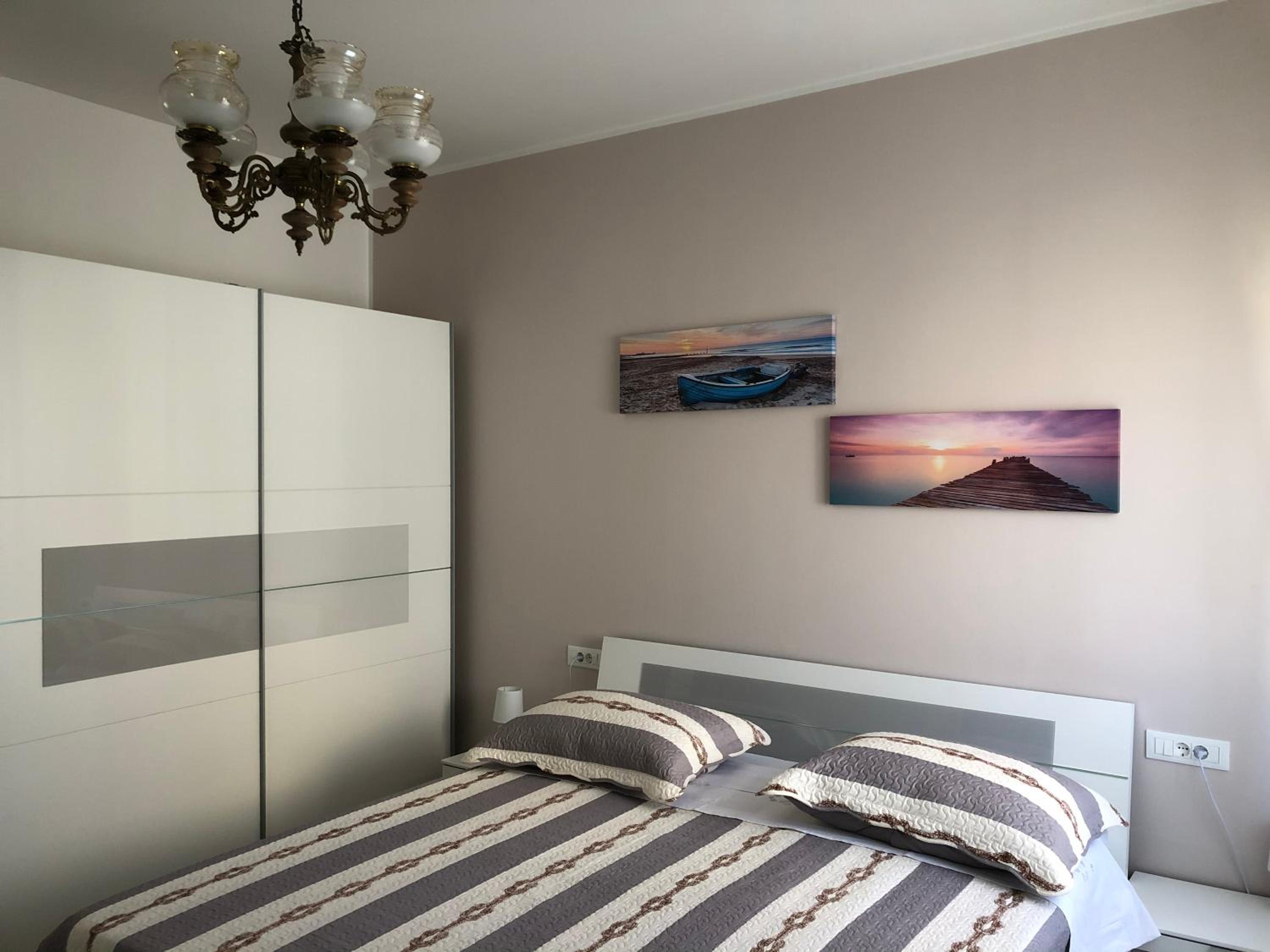 One-Bedroom Apartment - Photo 20