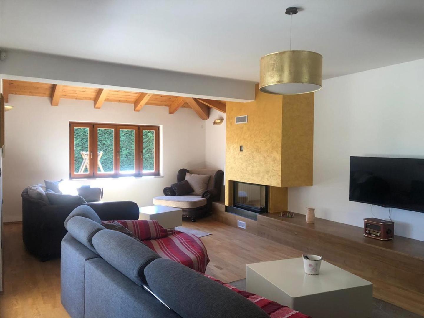 Villa con piscina privada