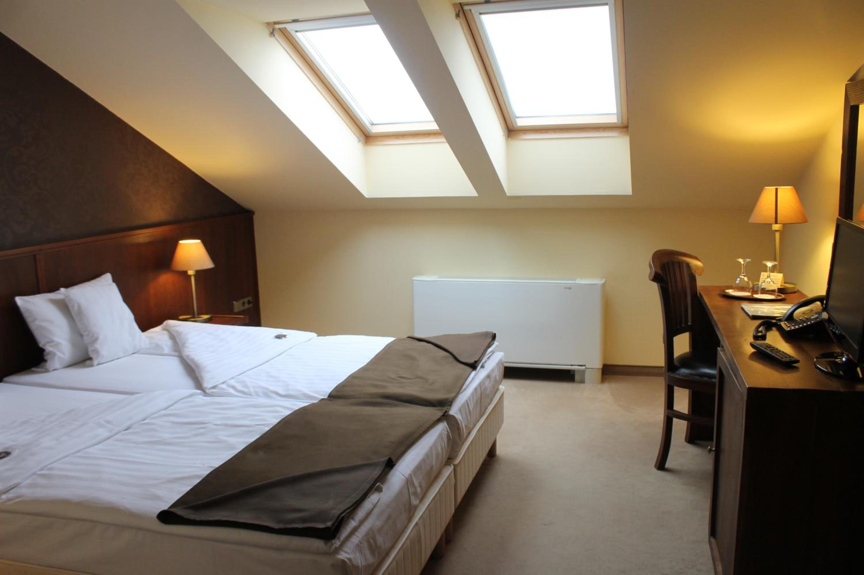 Standard Double/Twin Room - Photo 3