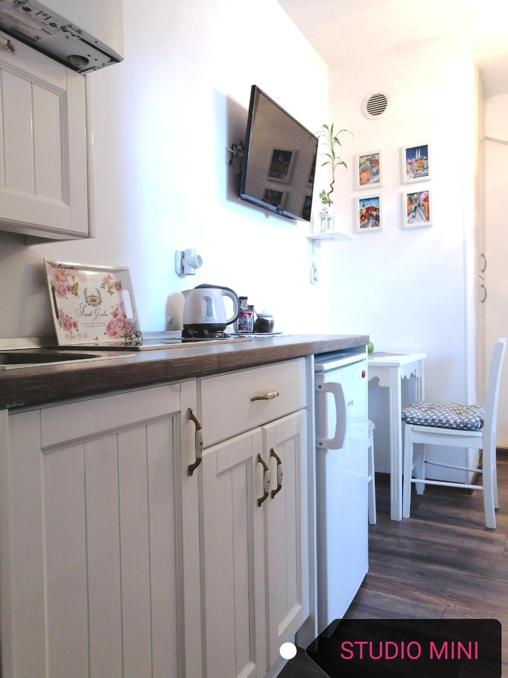Studio - Photo 20