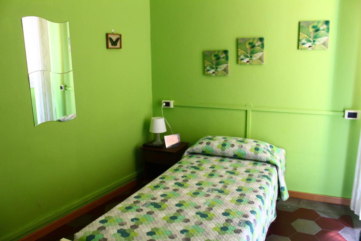 Single Room photo 3