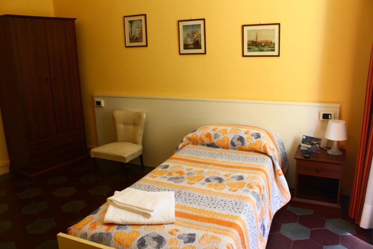 Single Room with Private Bathroom