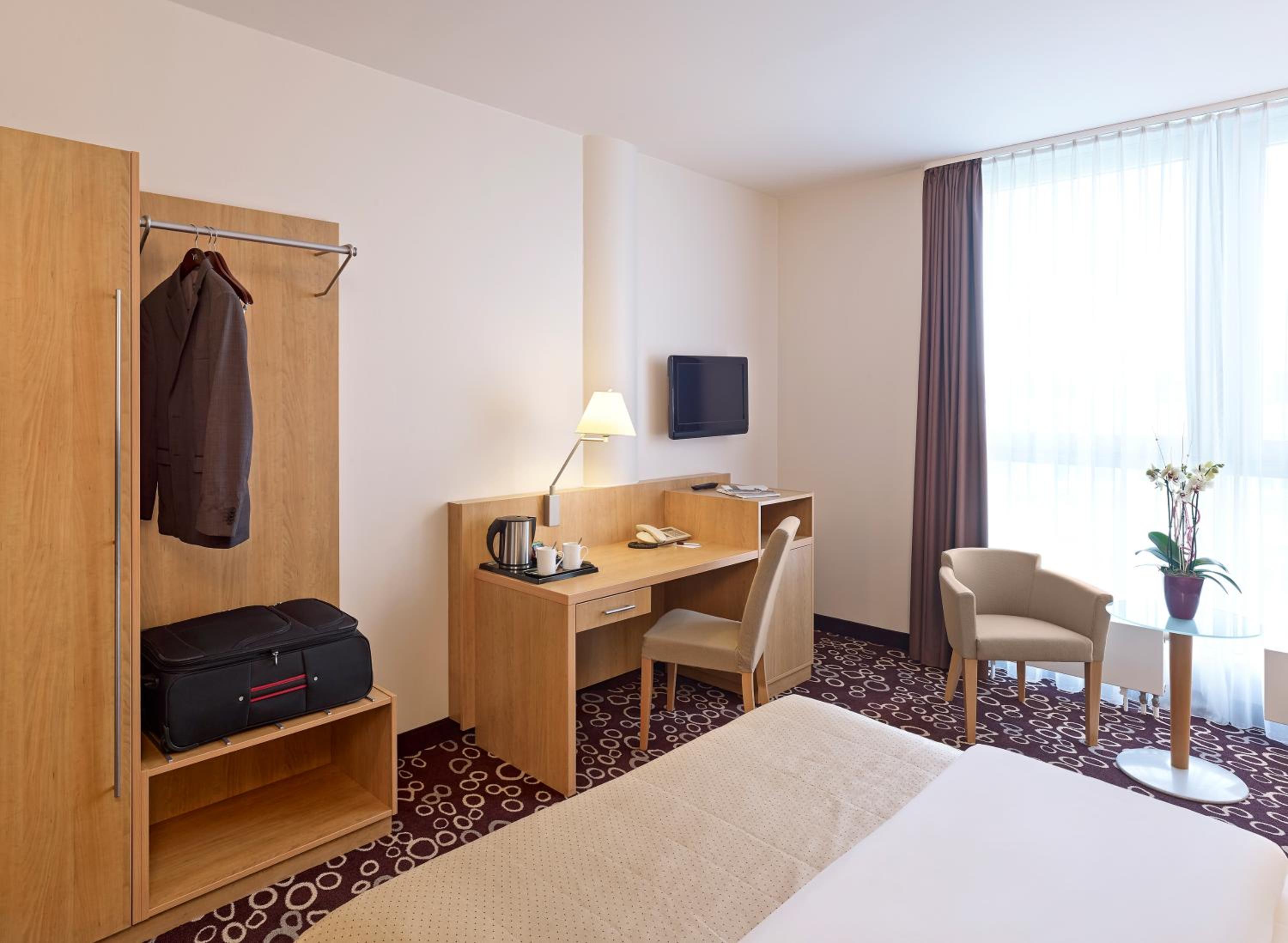 Standard Double Room - Photo 3