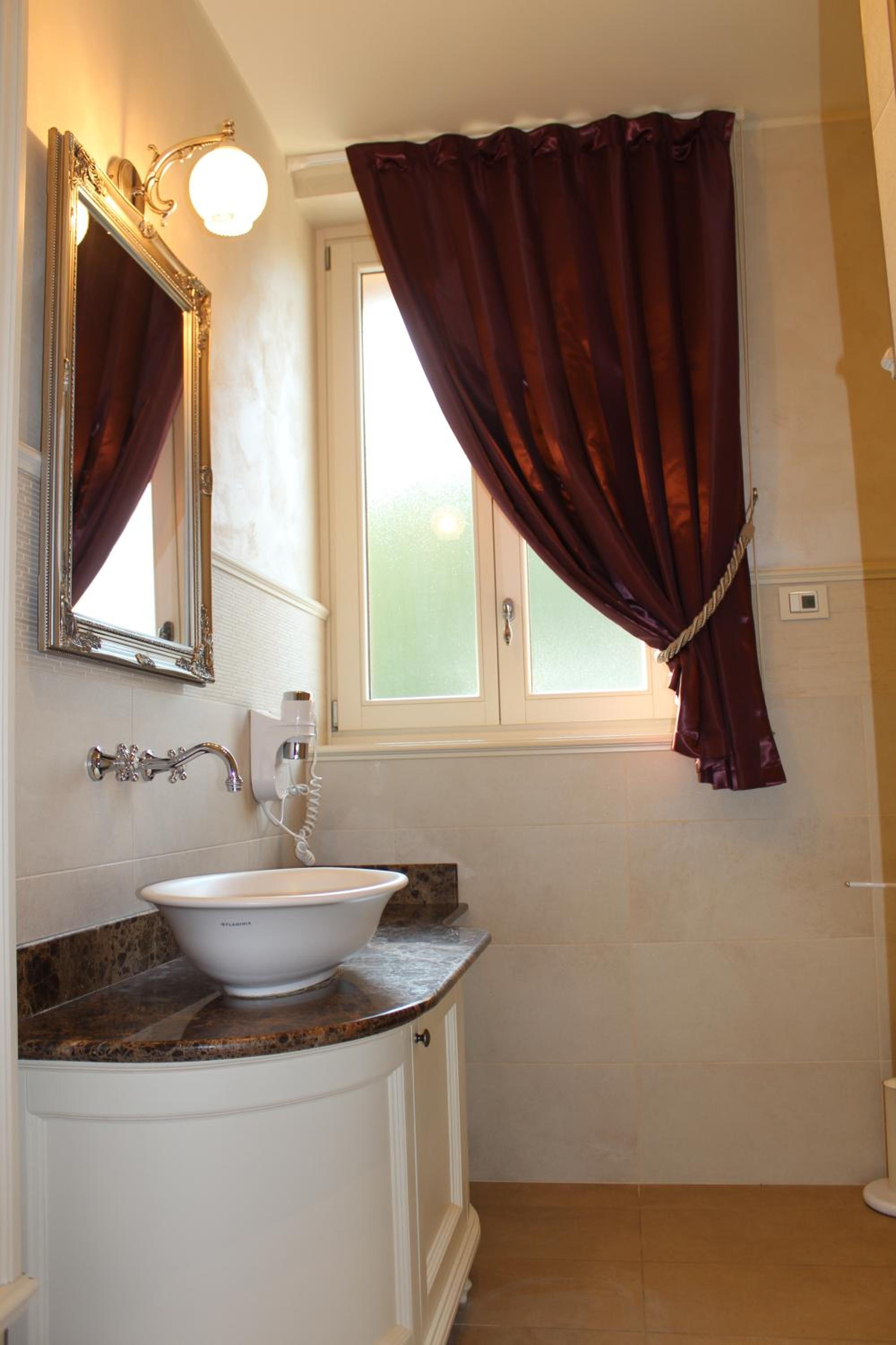 Superior Double Room - Photo 3