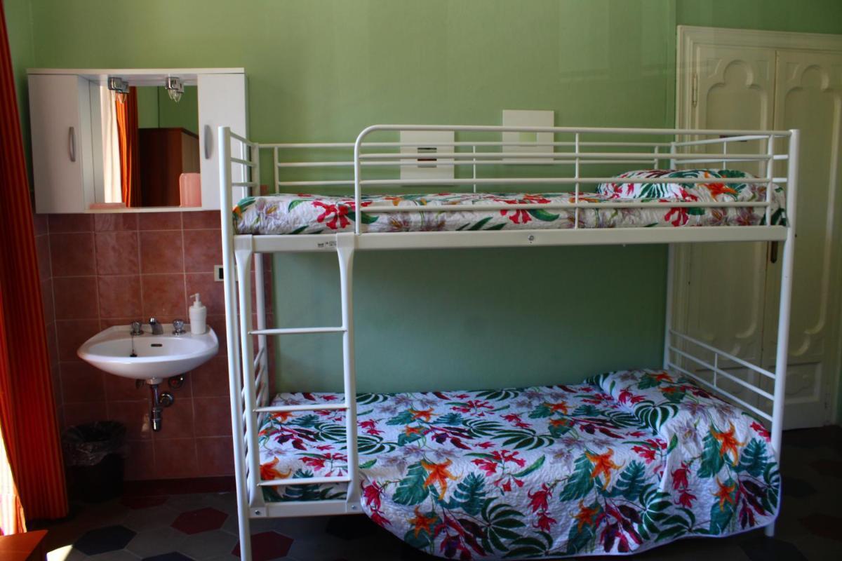 Quadruple Room with Private External Bathroom photo 3