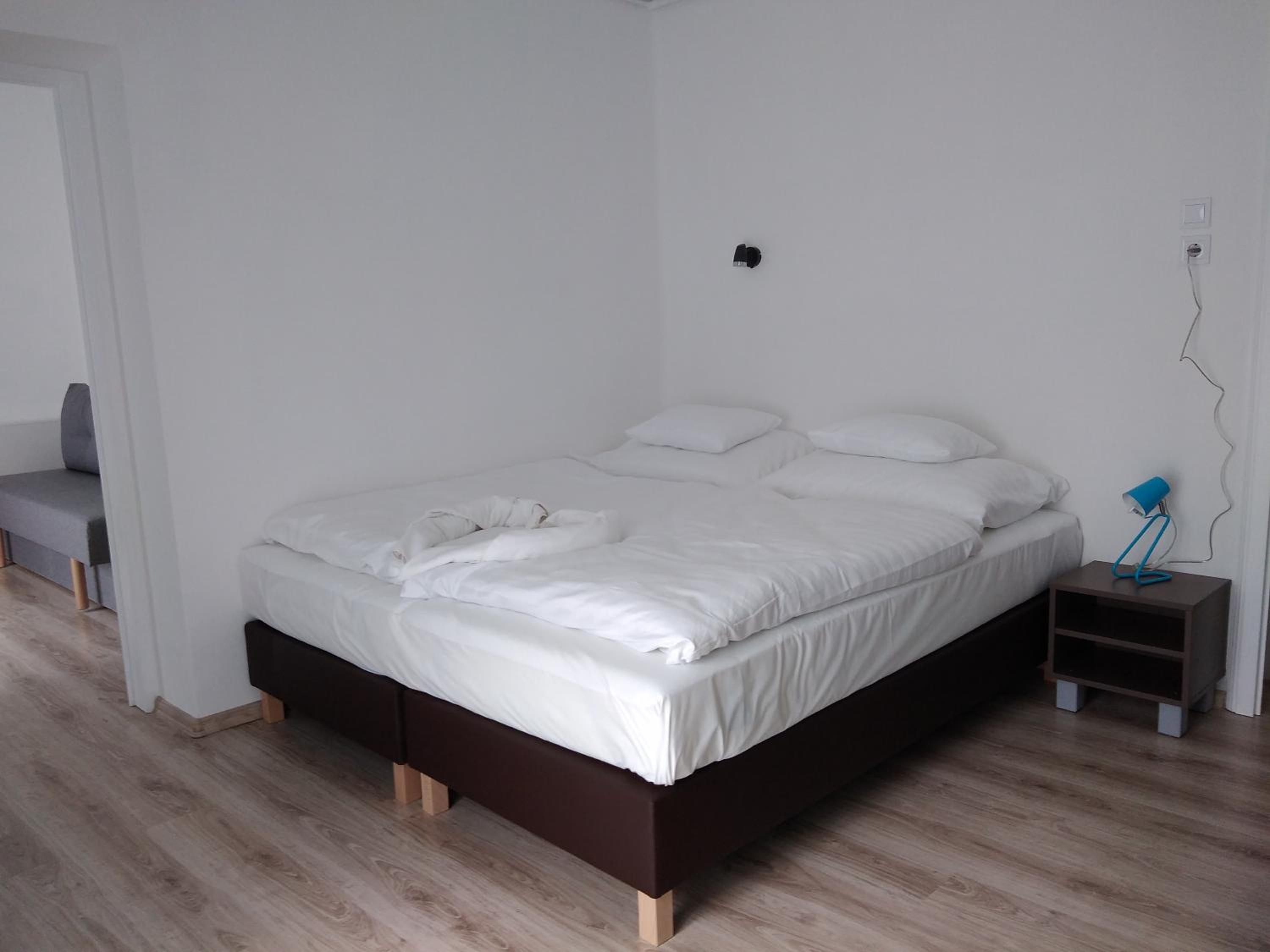Family Room - Photo 5