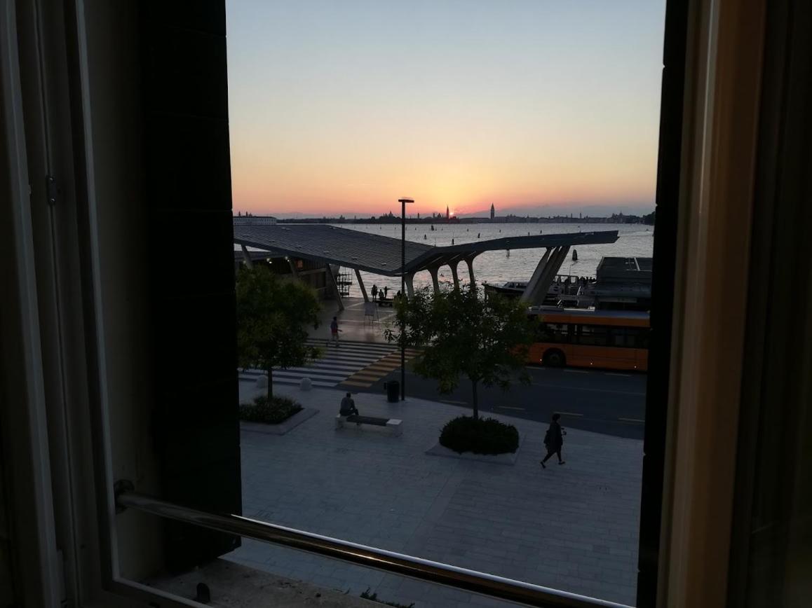 Double Room with Lagoon View - Photo 5