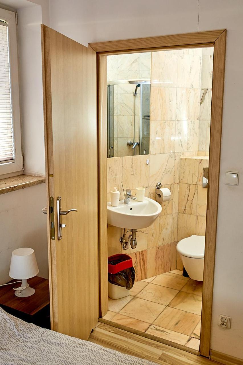 Standard Double Room - Basement, photo 7