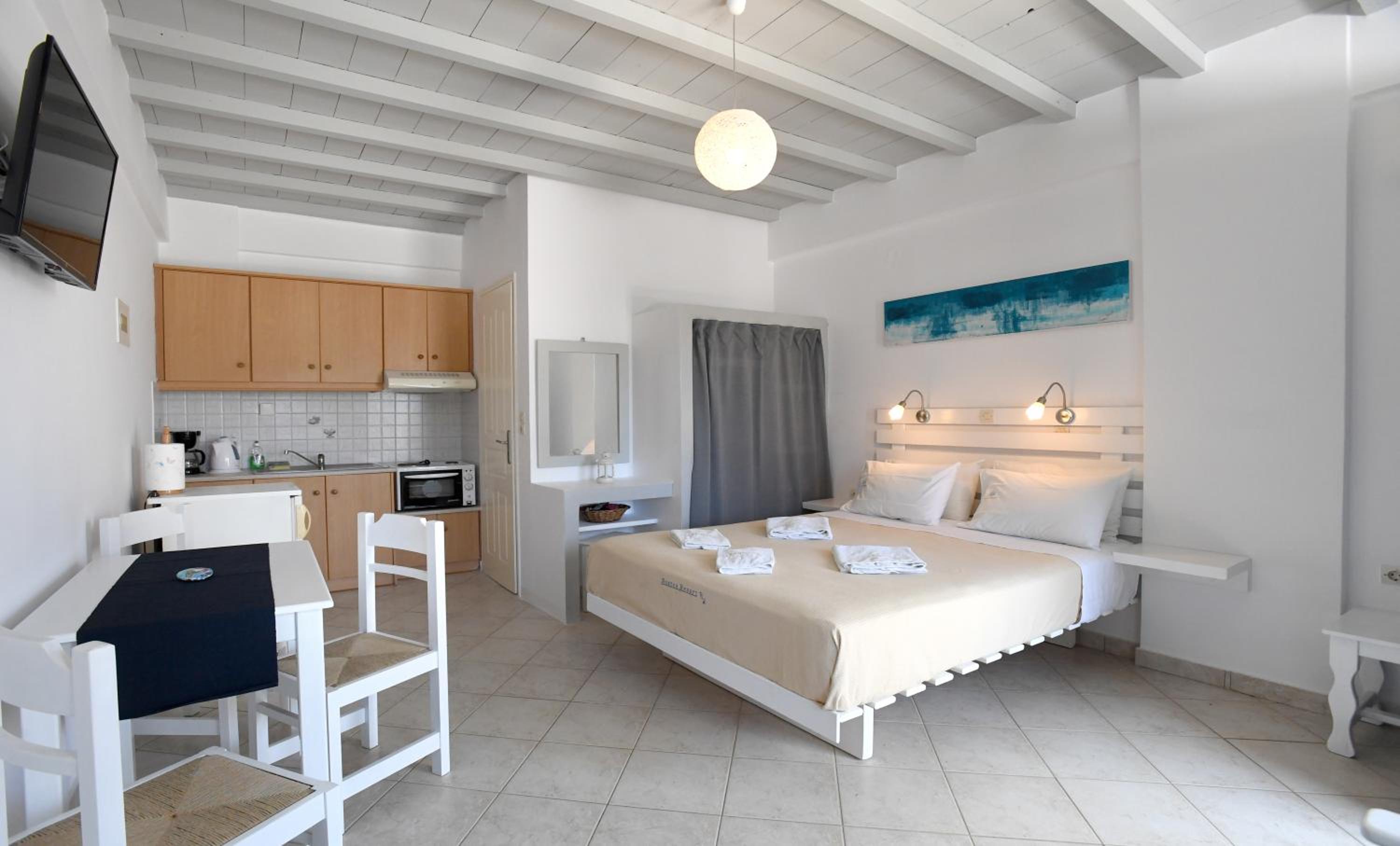 Studio (2 Adults)