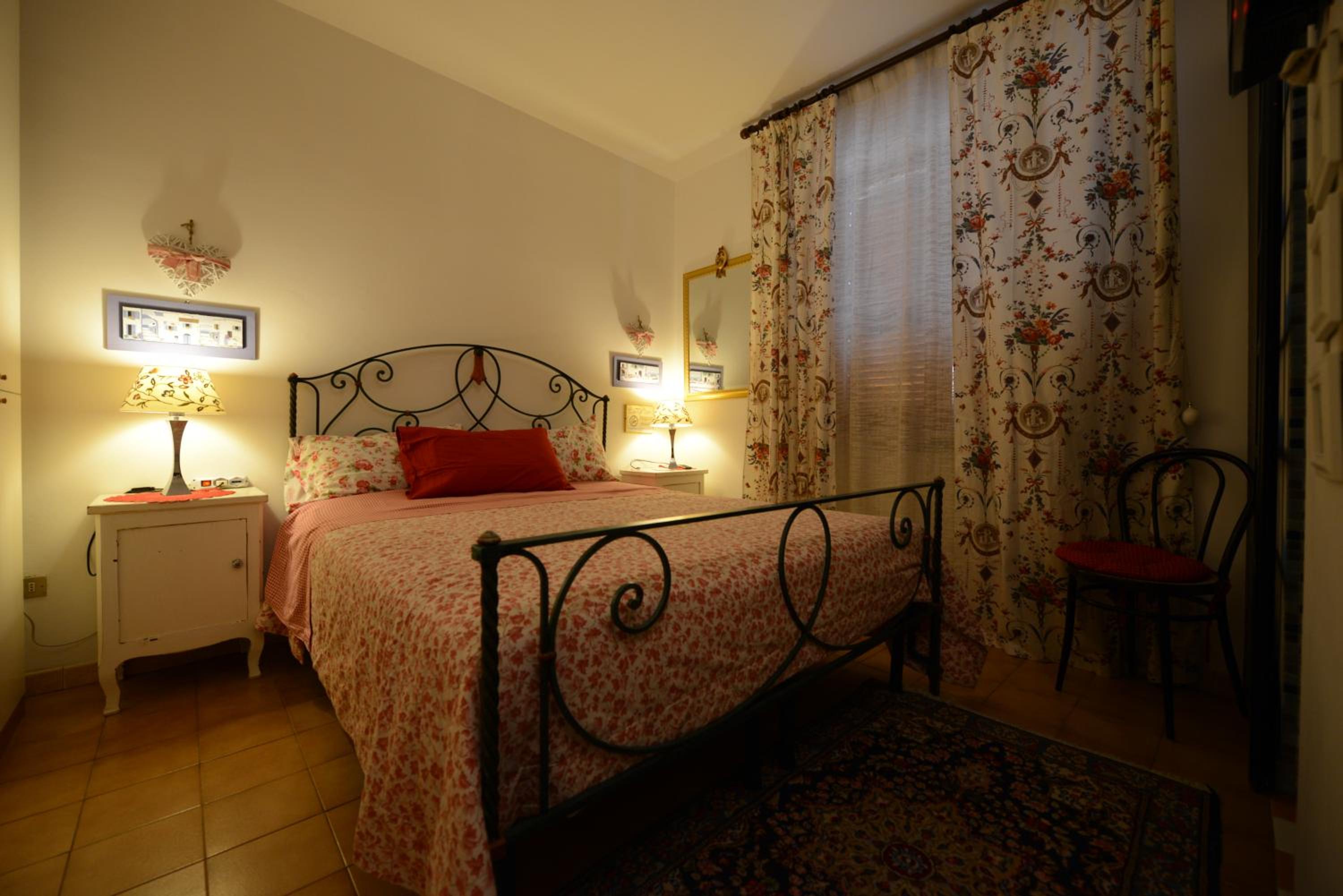 Double Room with Private Bathroom - Photo 1