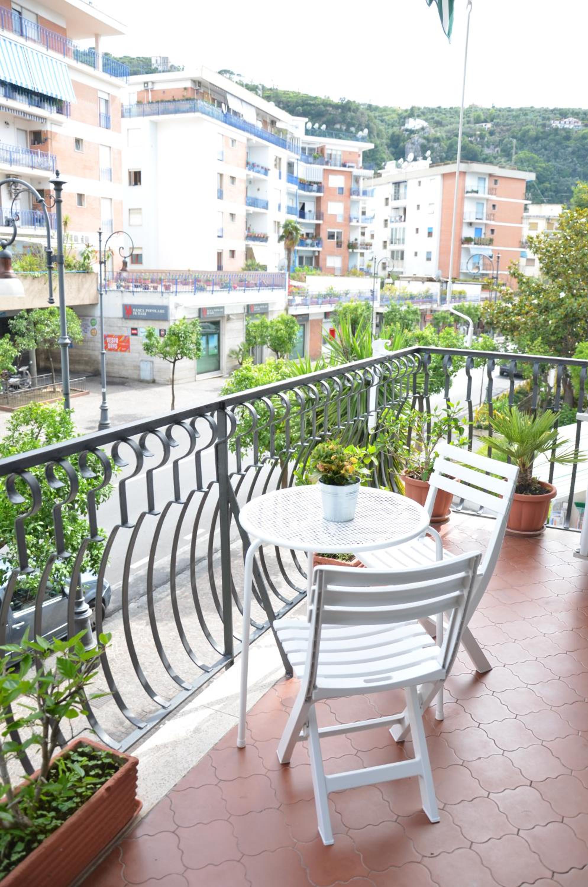 Deluxe Double Room with Balcony - Photo 1