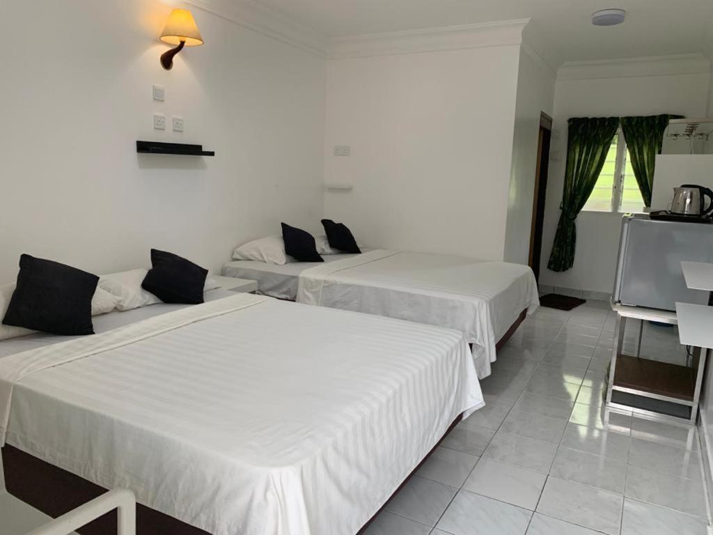 Standard Family Room - Photo 13