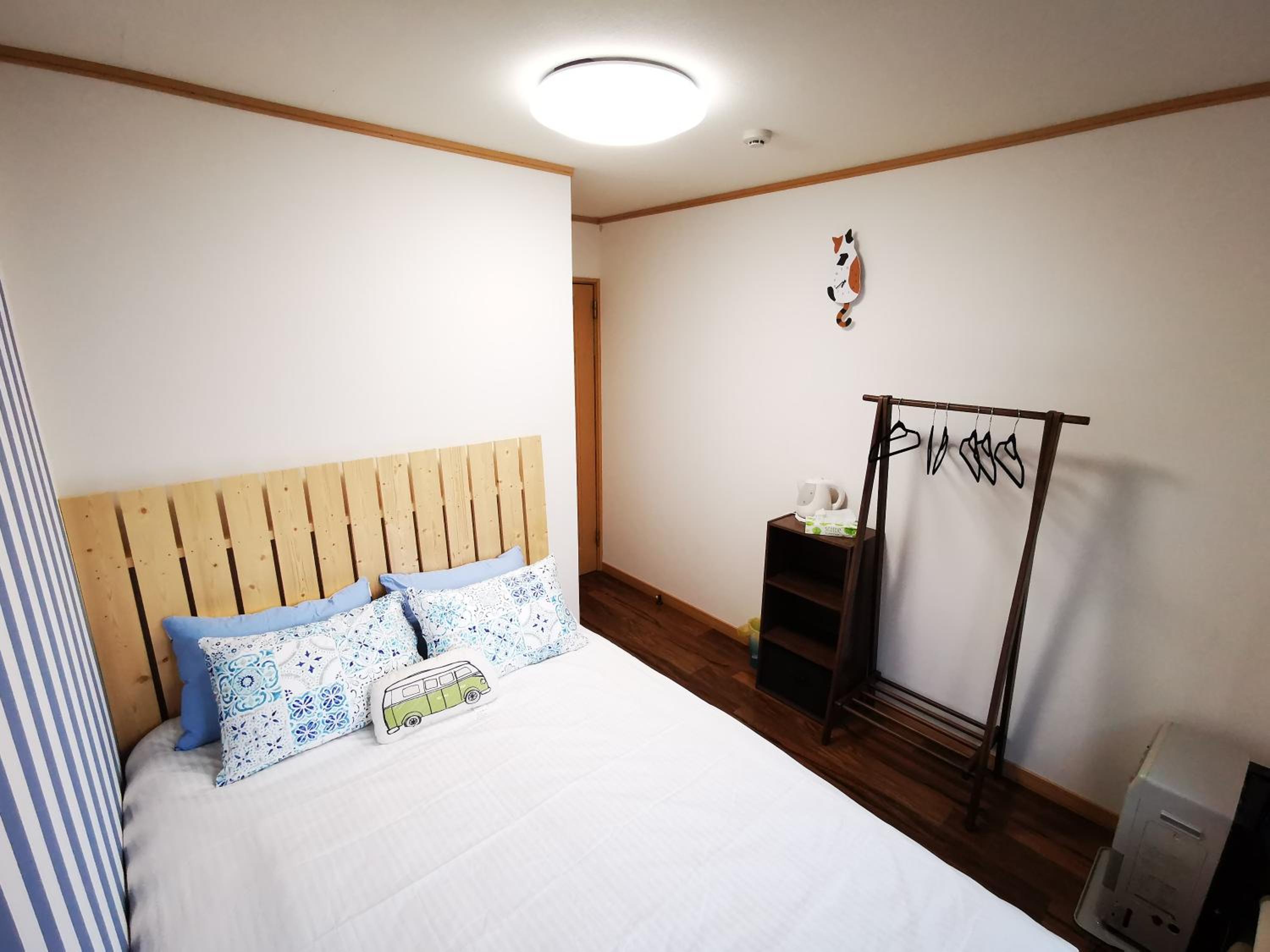Small Double Room - Photo 5