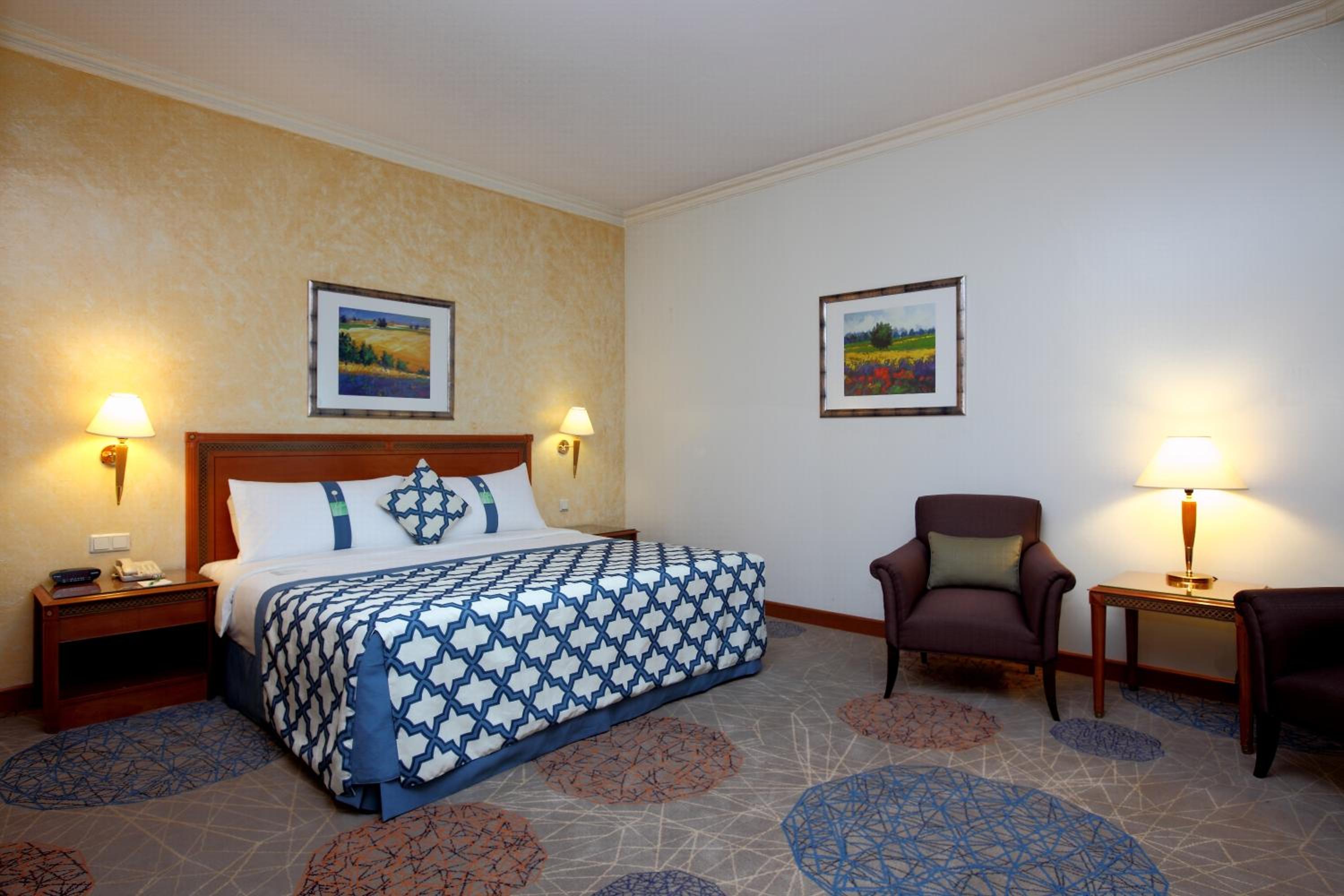 One-Bedroom King Suite - Photo 2