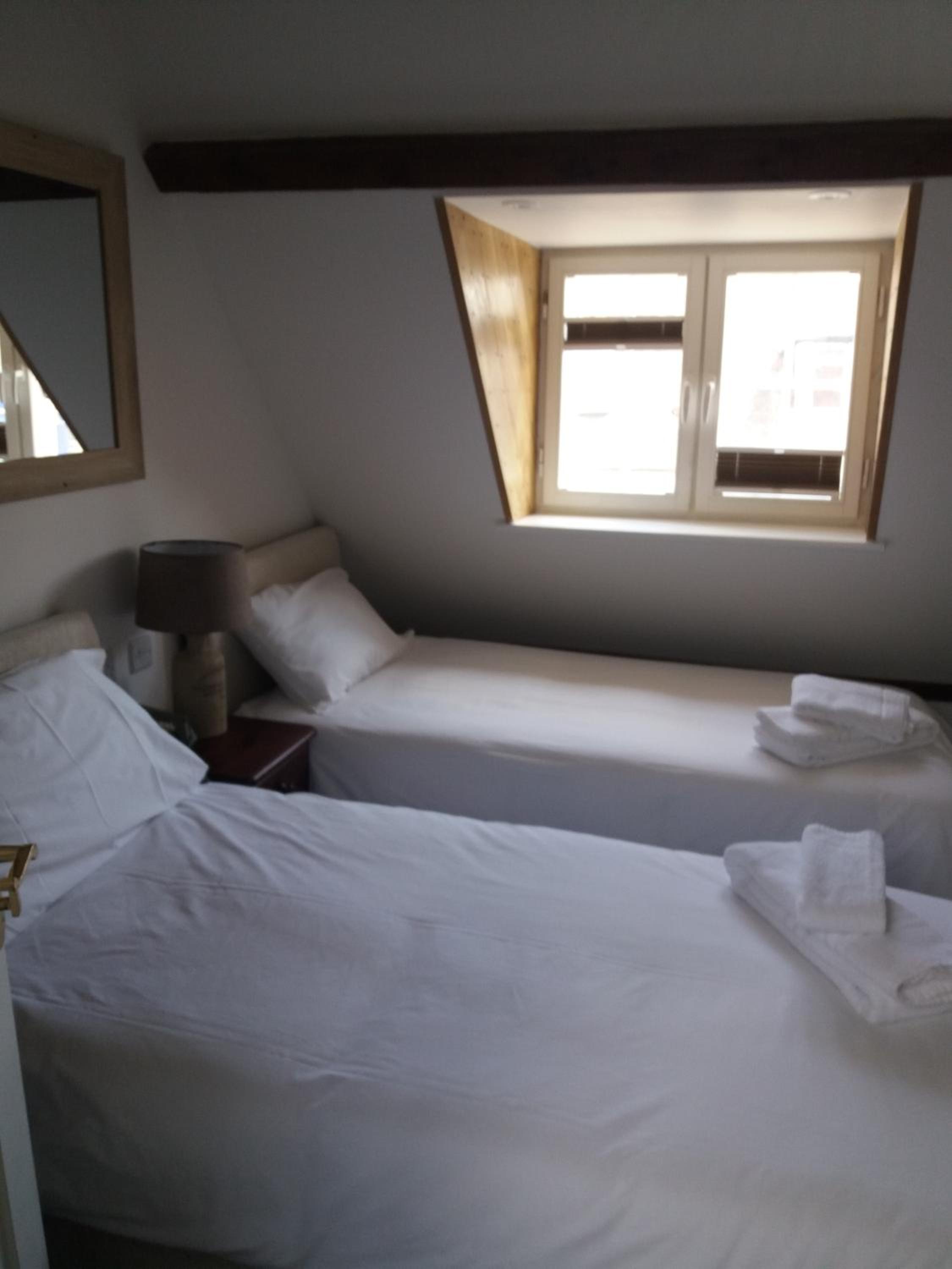 Deluxe Twin Room photo 2