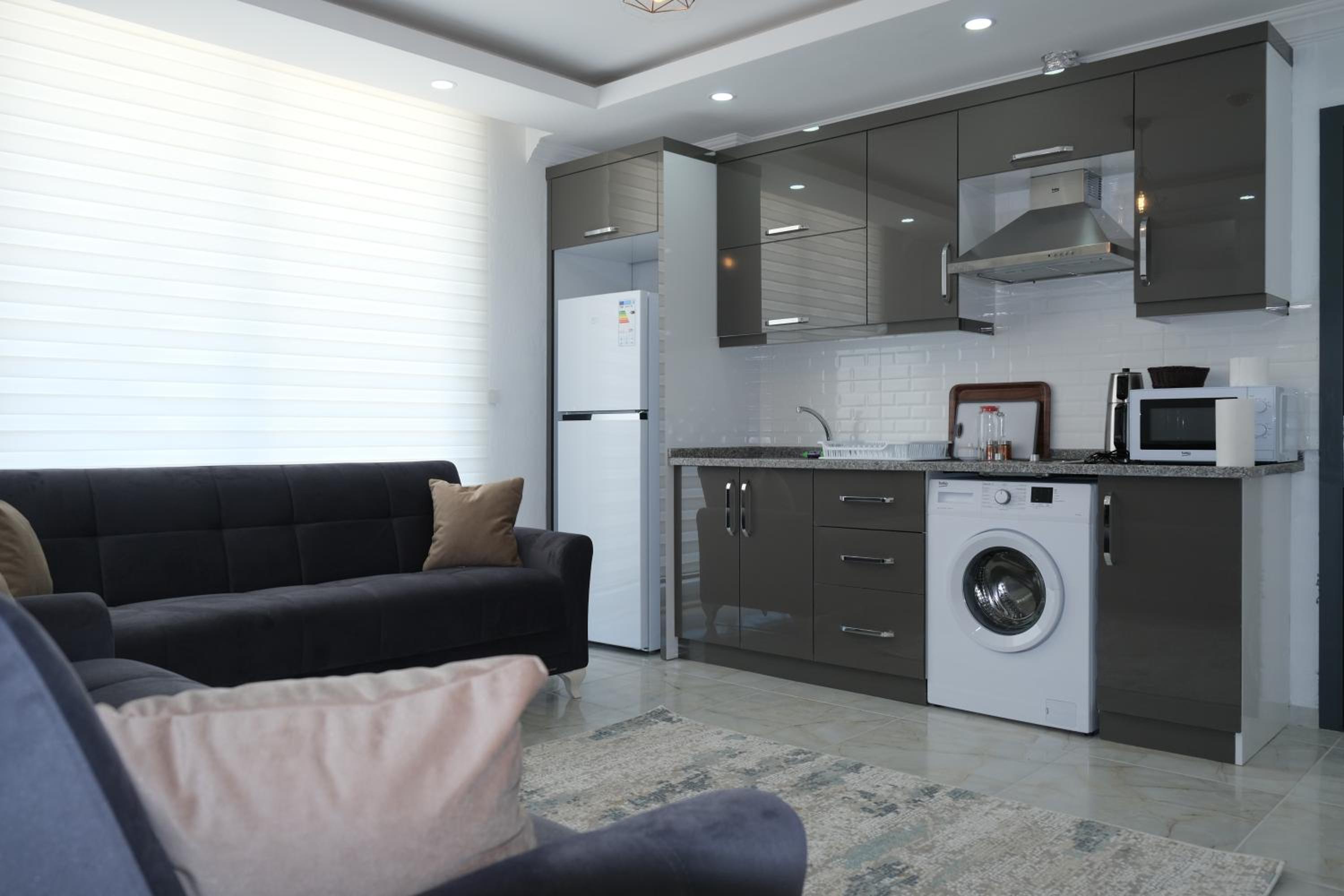 One-Bedroom Apartment - Photo 8