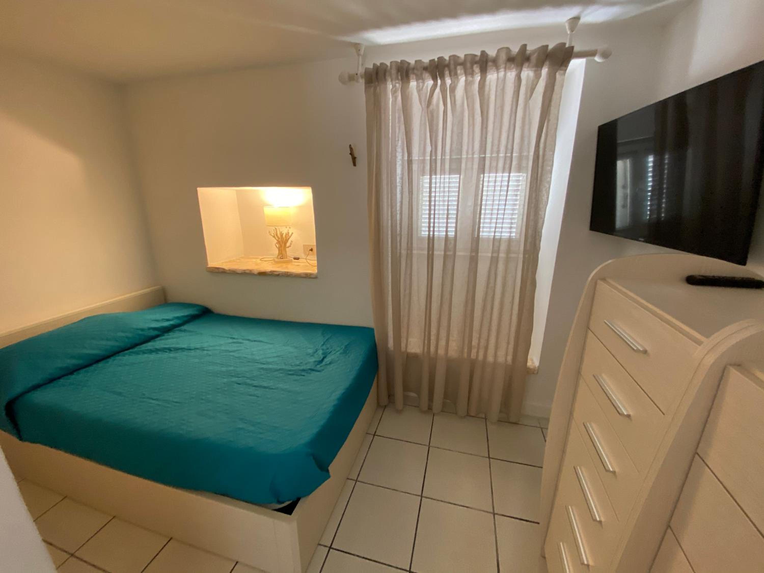 Apartment with Sea View - Photo 4