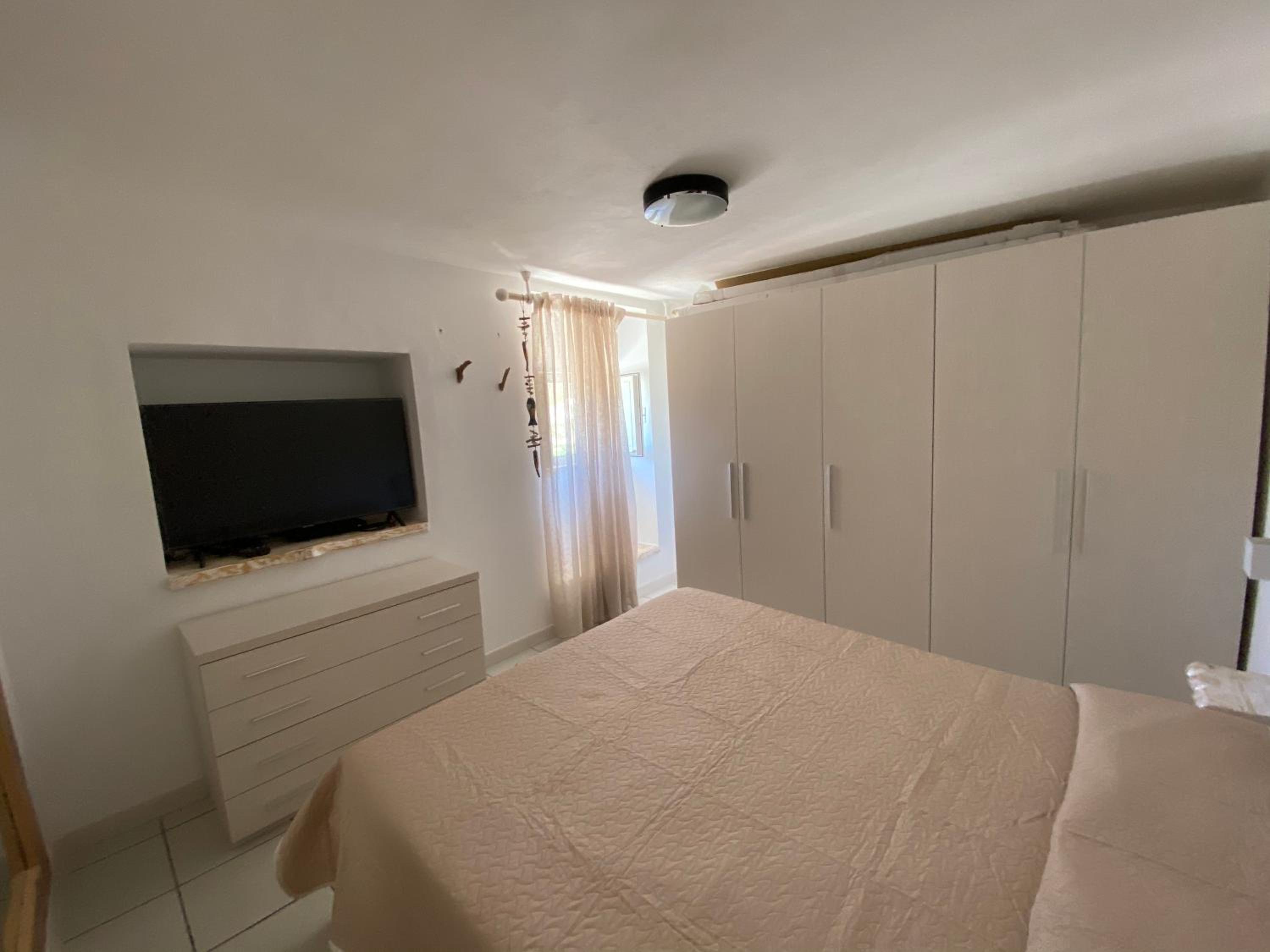 Apartment with Sea View - Photo 3