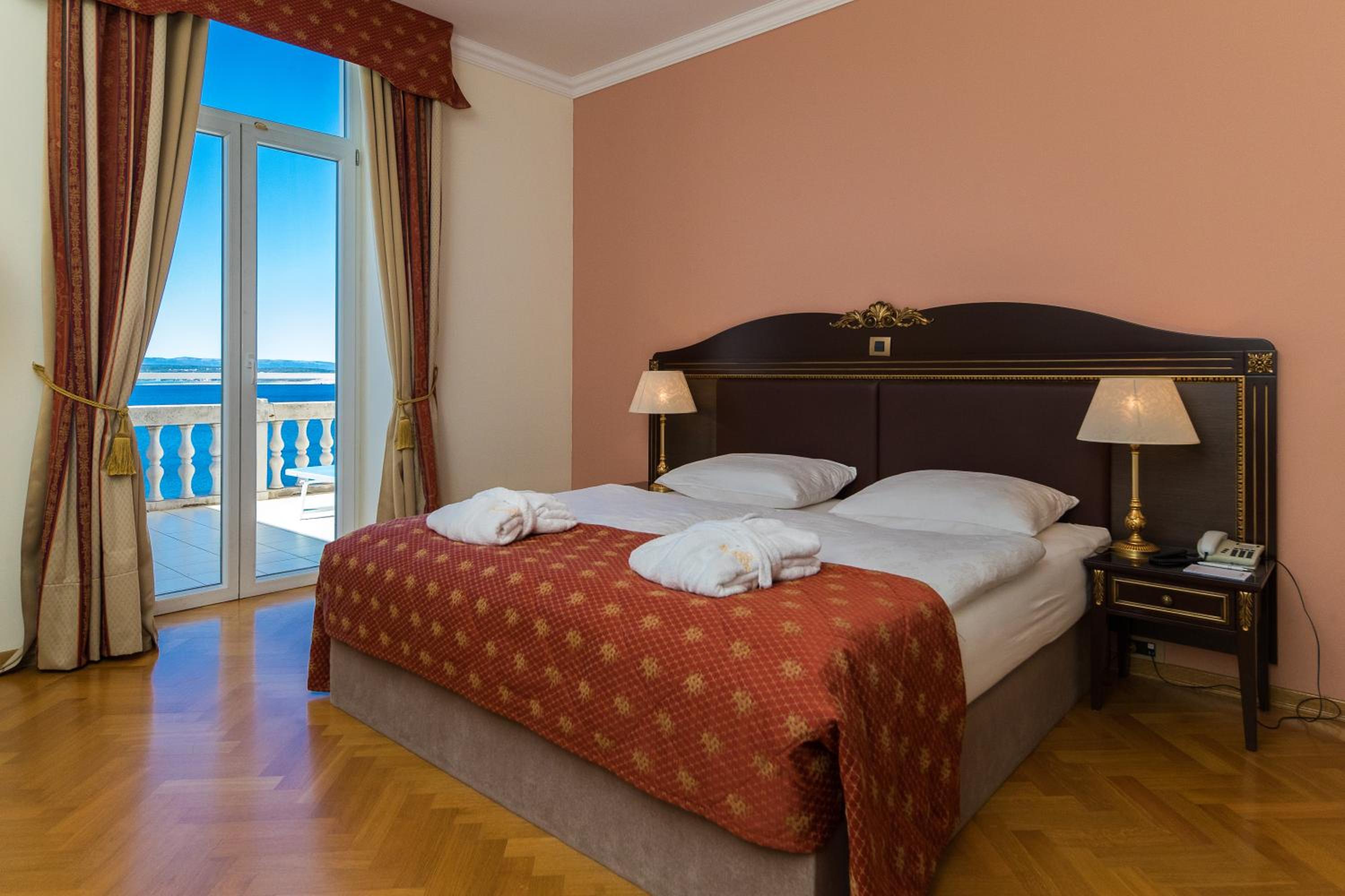Superior Double Room with Balcony and Sea View - Photo 1