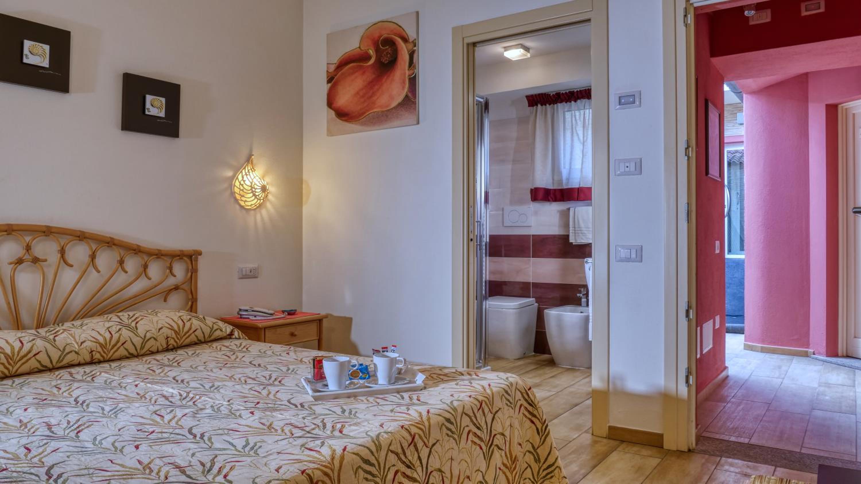 Economy Double Room photo 1