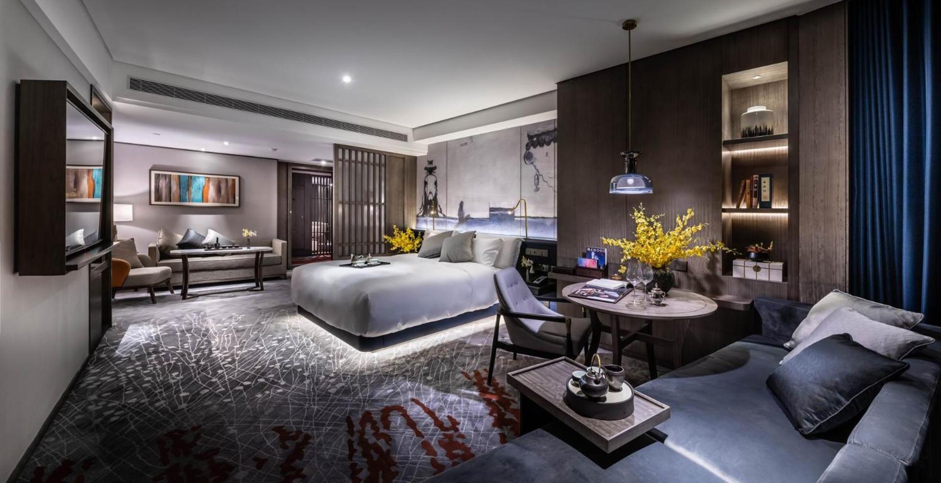 Deluxe Canton Tower River View King Room					 photo 1
