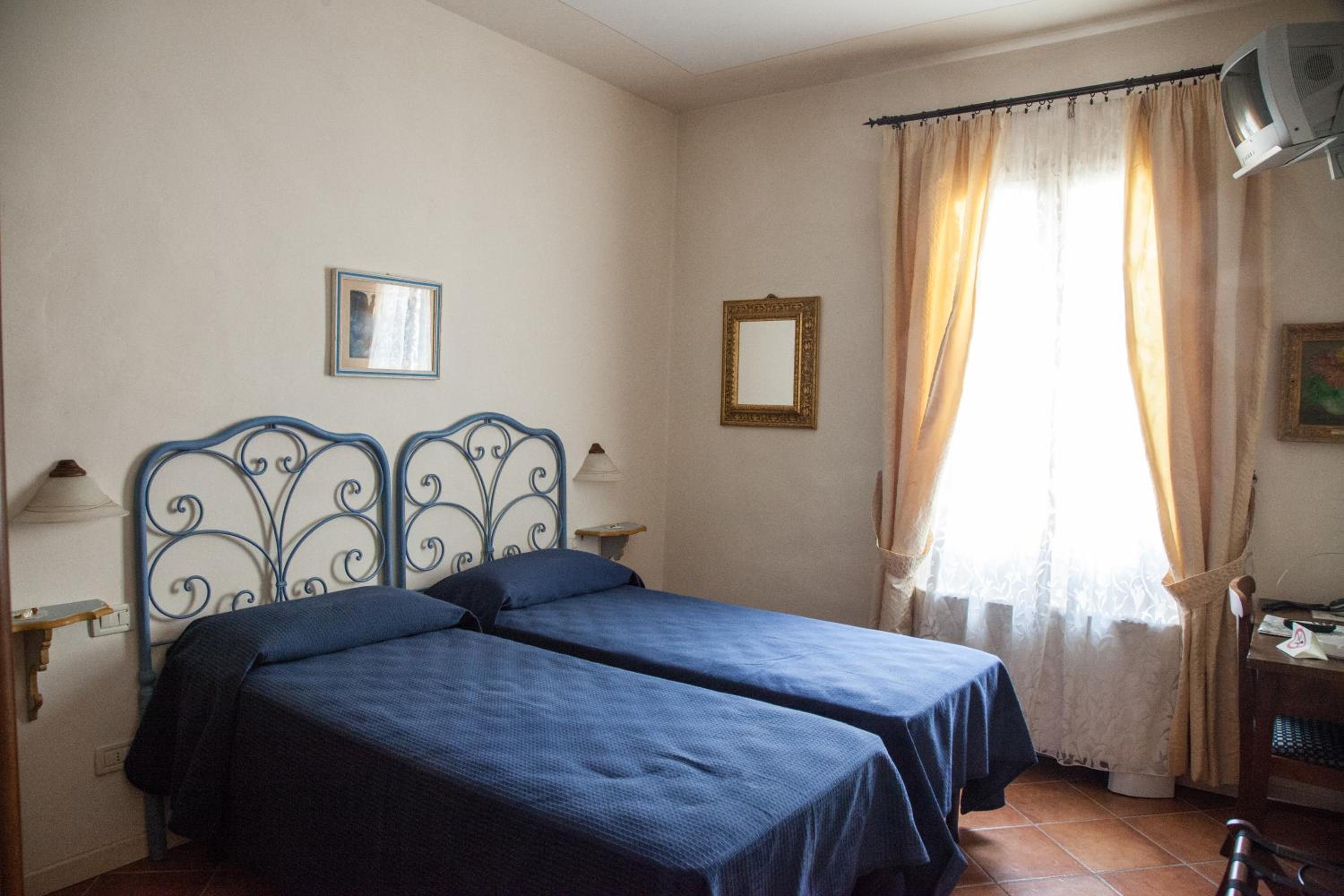 Triple Room with Private Bathroom photo 1