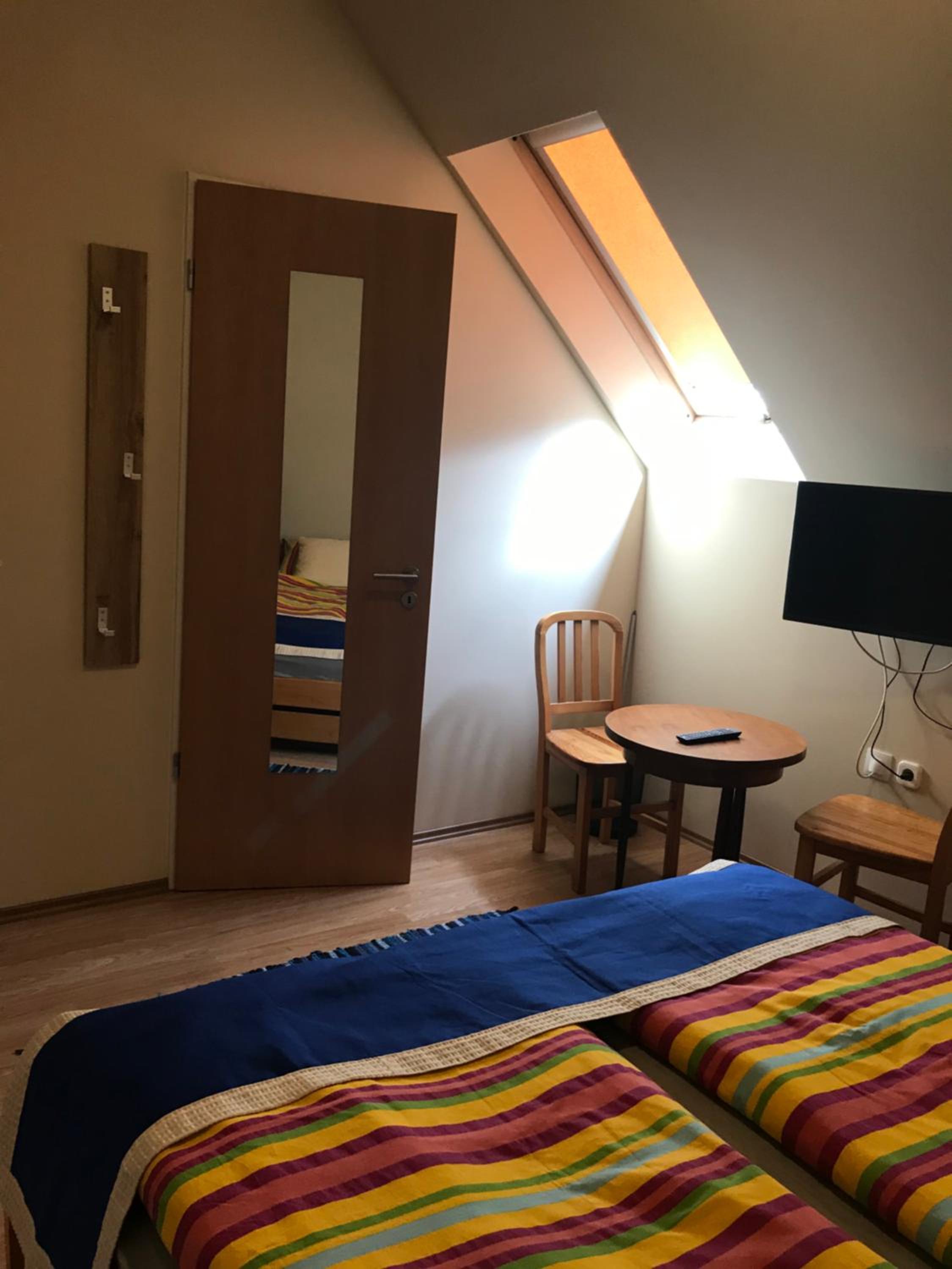 Standard Queen Room photo 3